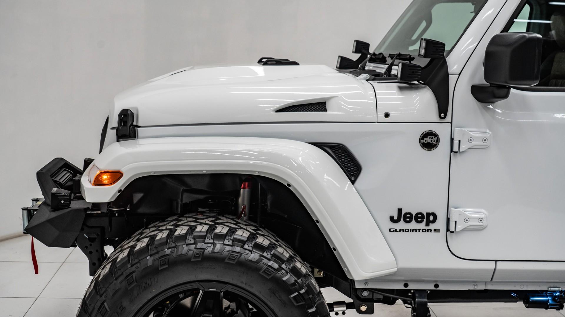 2025 JEEP GLADIATOR in White, photo 18 of 57