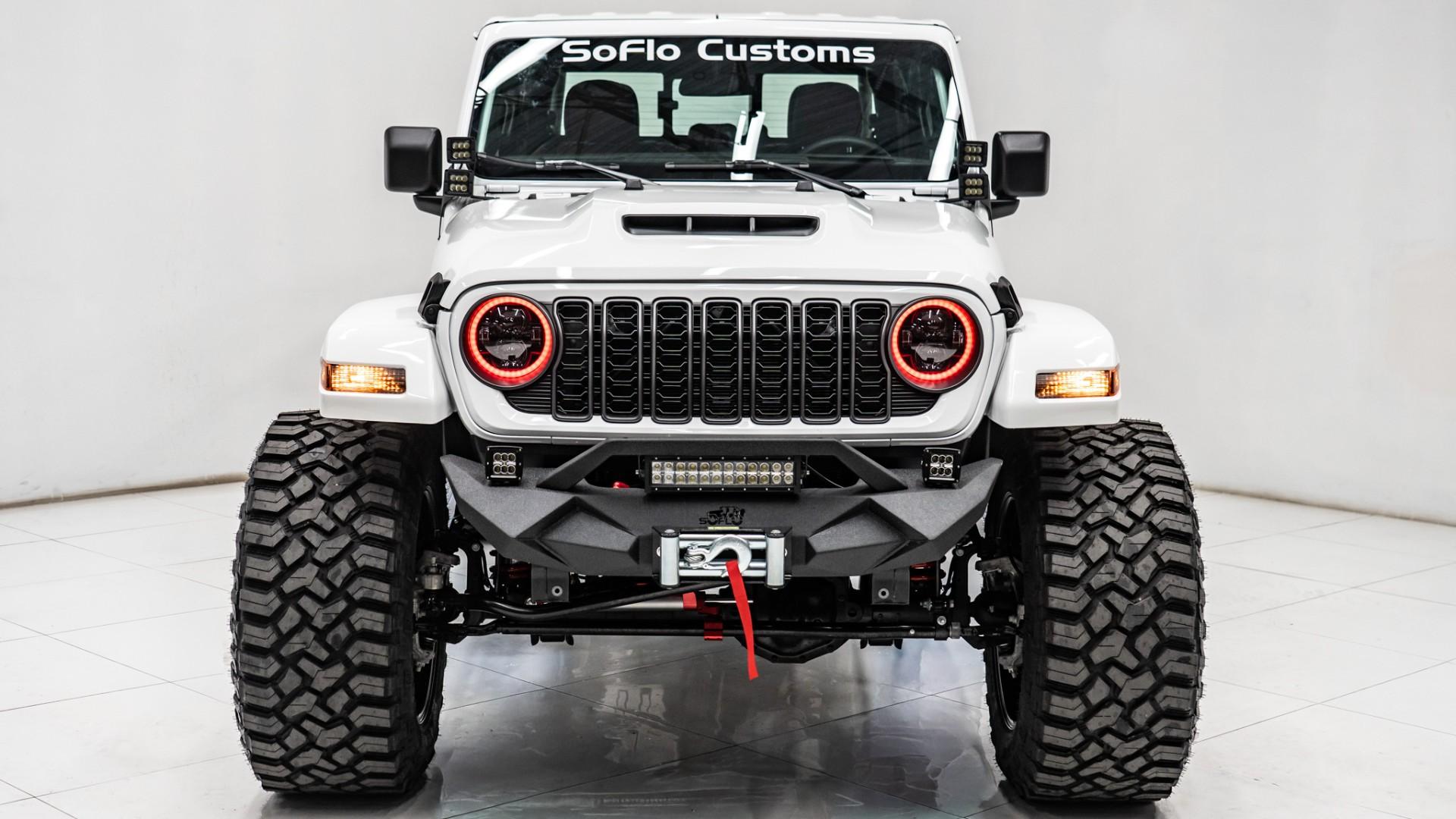2025 JEEP GLADIATOR in White, photo 13 of 57