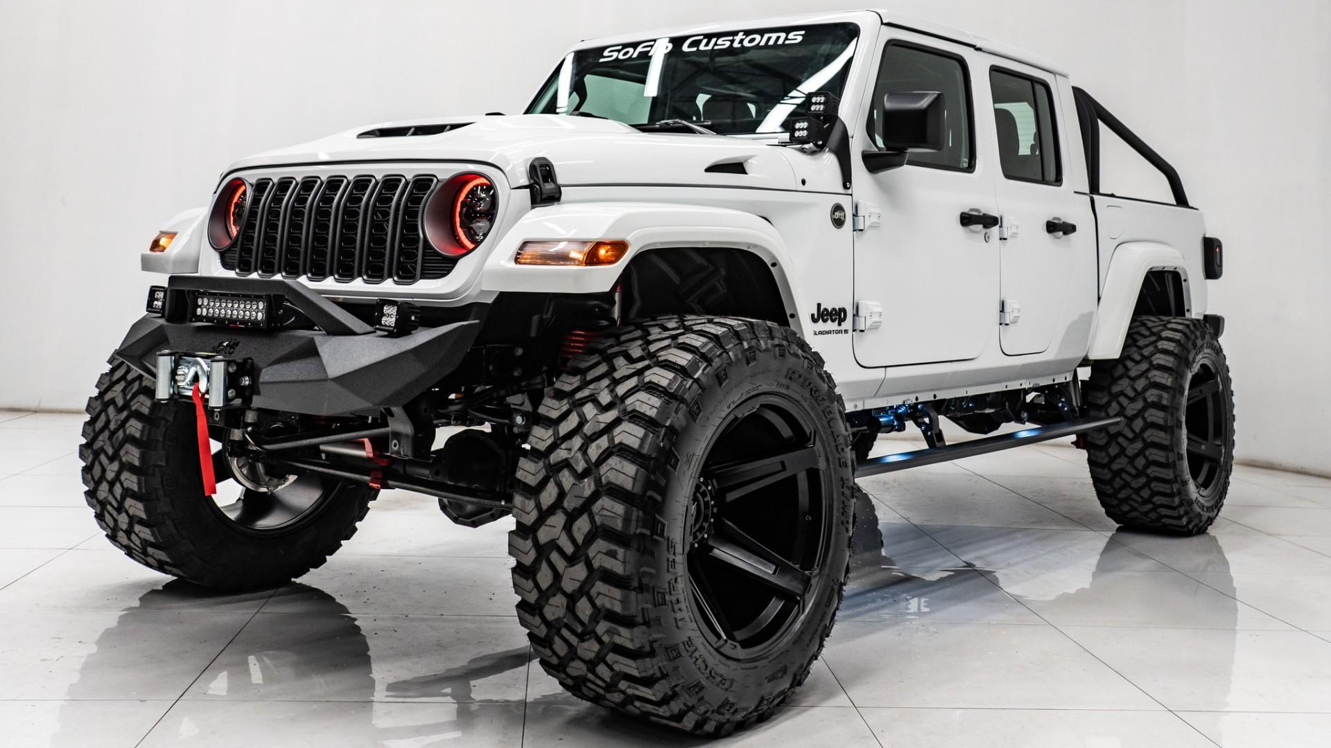 2025 JEEP GLADIATOR in White, photo 4 of 57