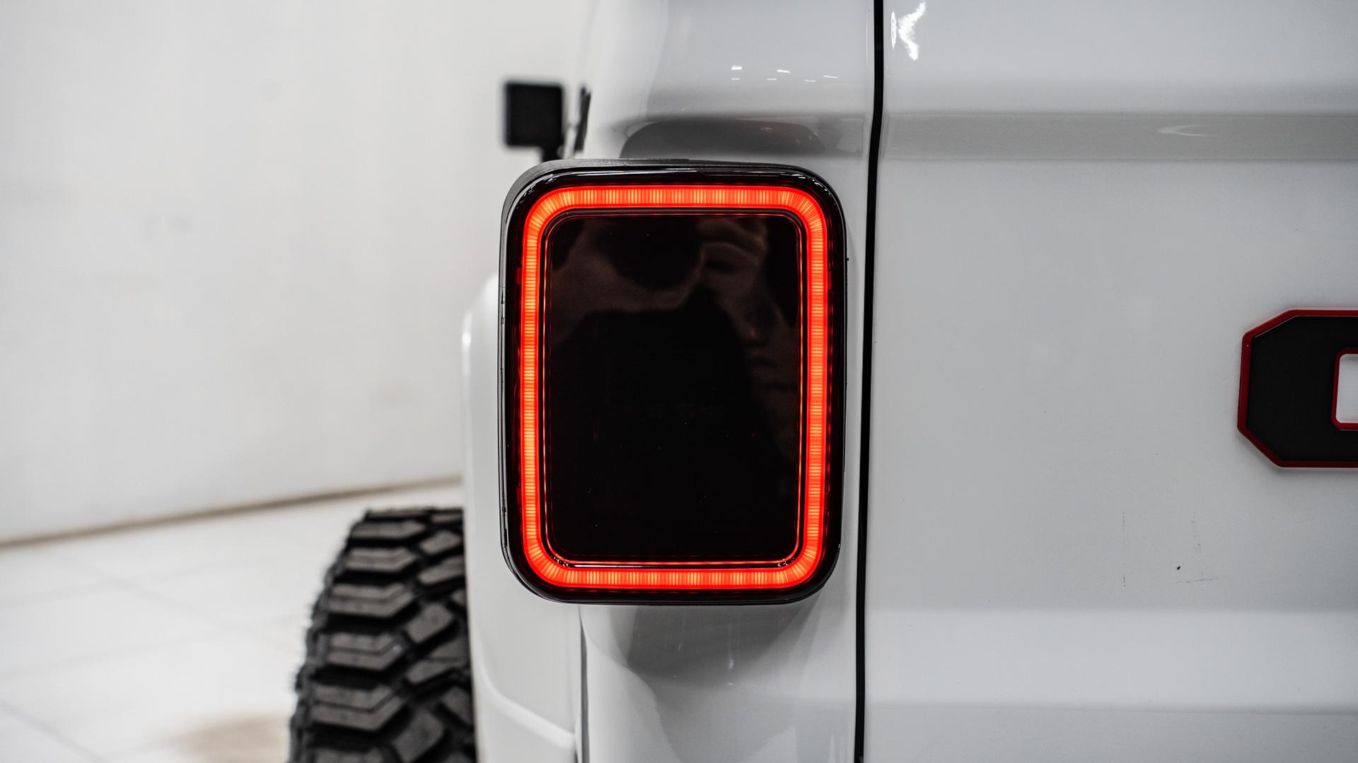 2025 JEEP GLADIATOR in White, photo 26 of 57