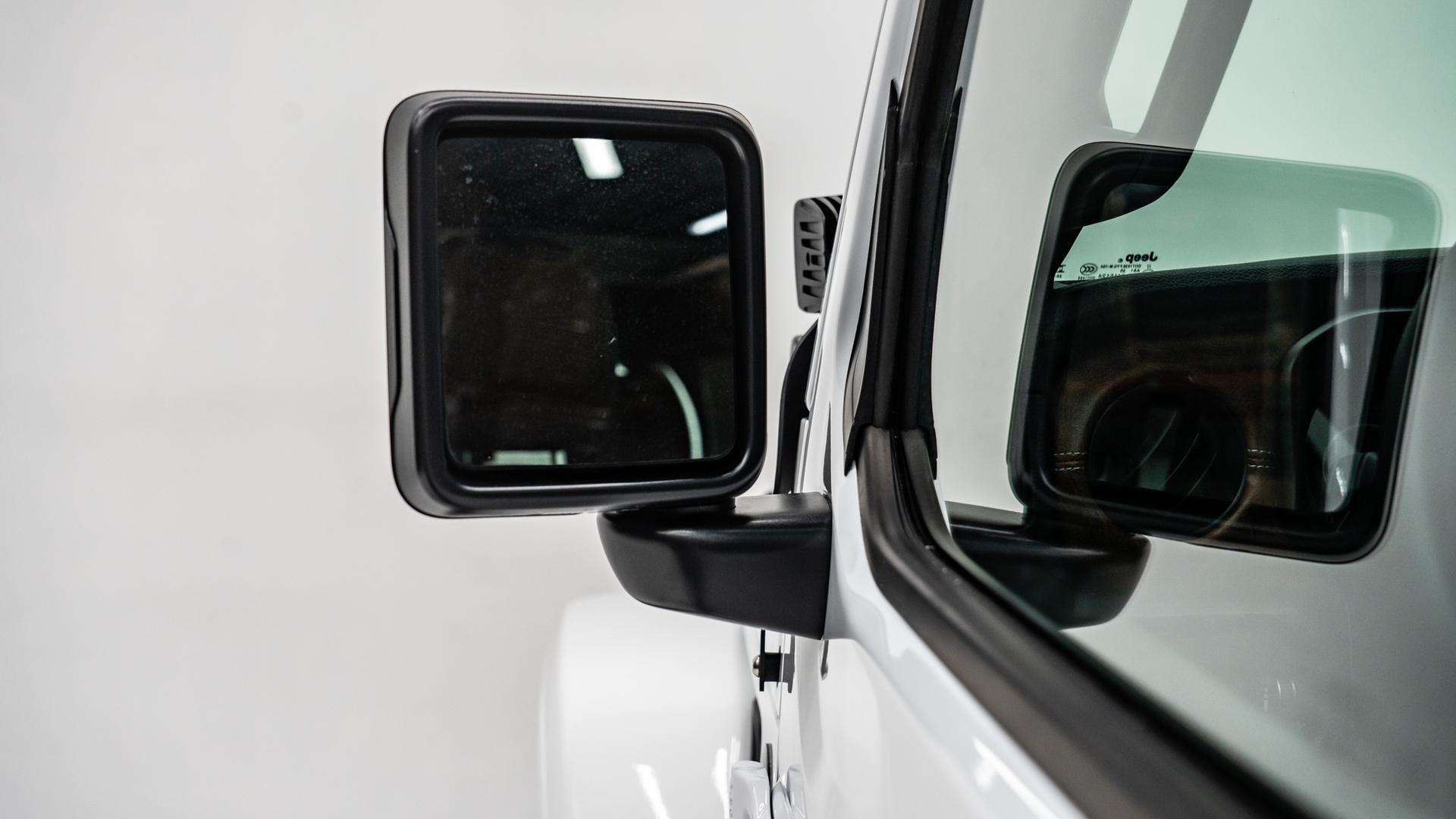 2025 JEEP GLADIATOR in White, photo 24 of 57