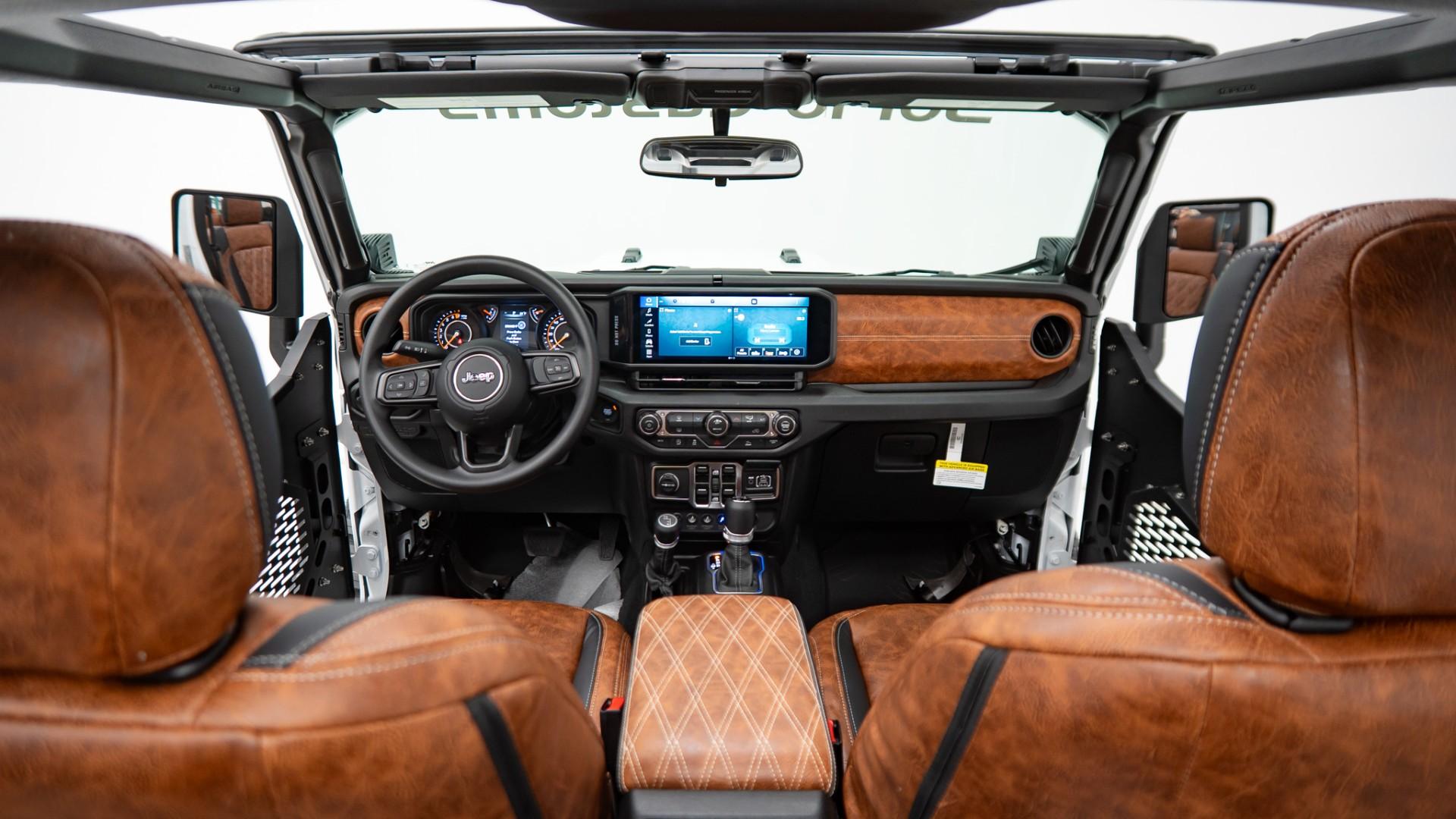 2025 JEEP GLADIATOR in White, photo 36 of 57