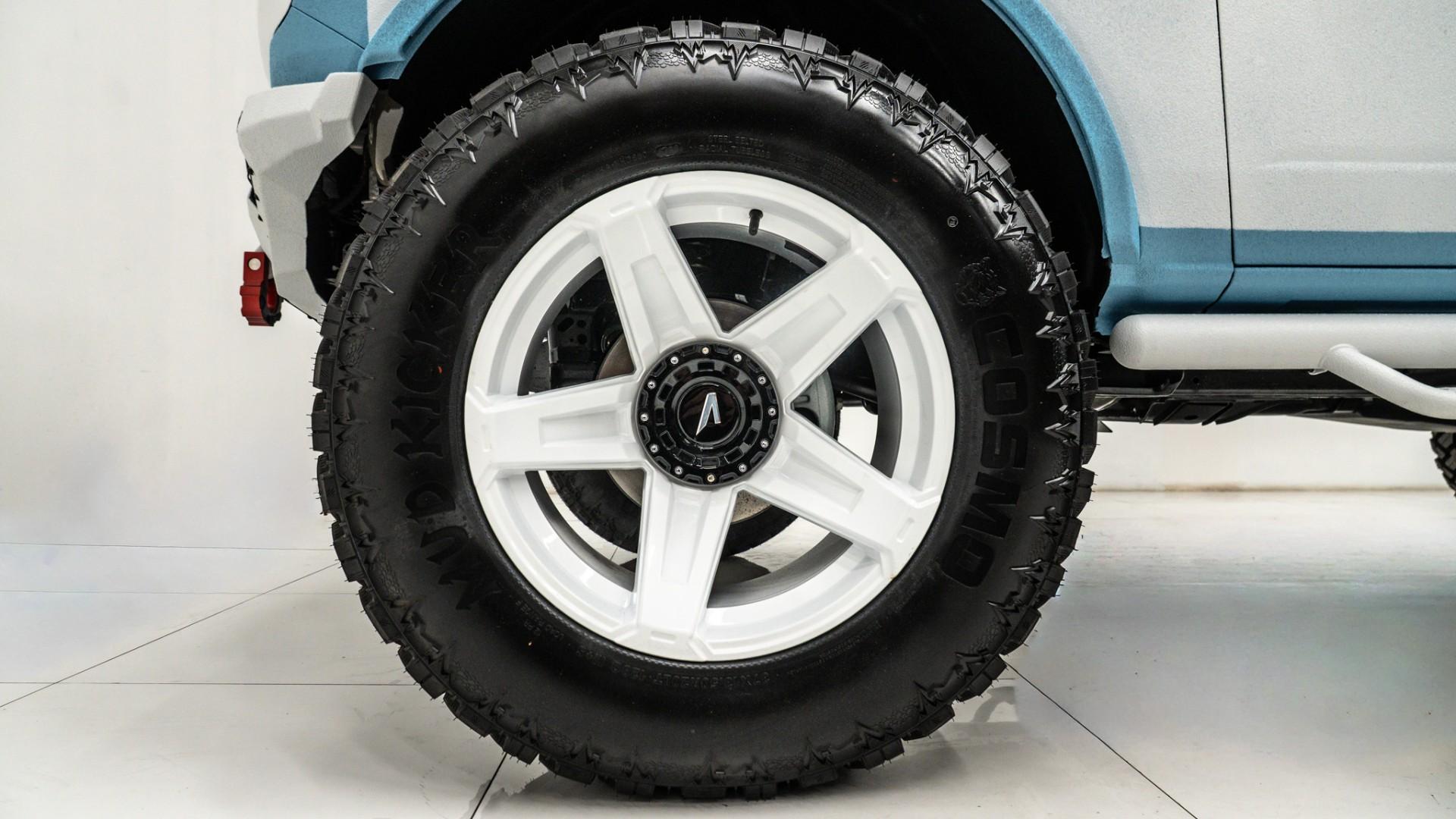 2025 FORD BRONCO in Blue, photo 26 of 60