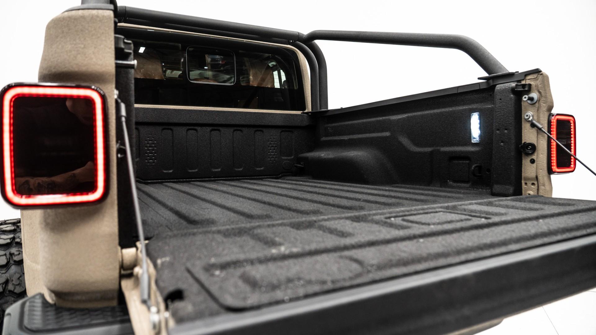 2025 JEEP GLADIATOR in Tan, photo 41 of 60