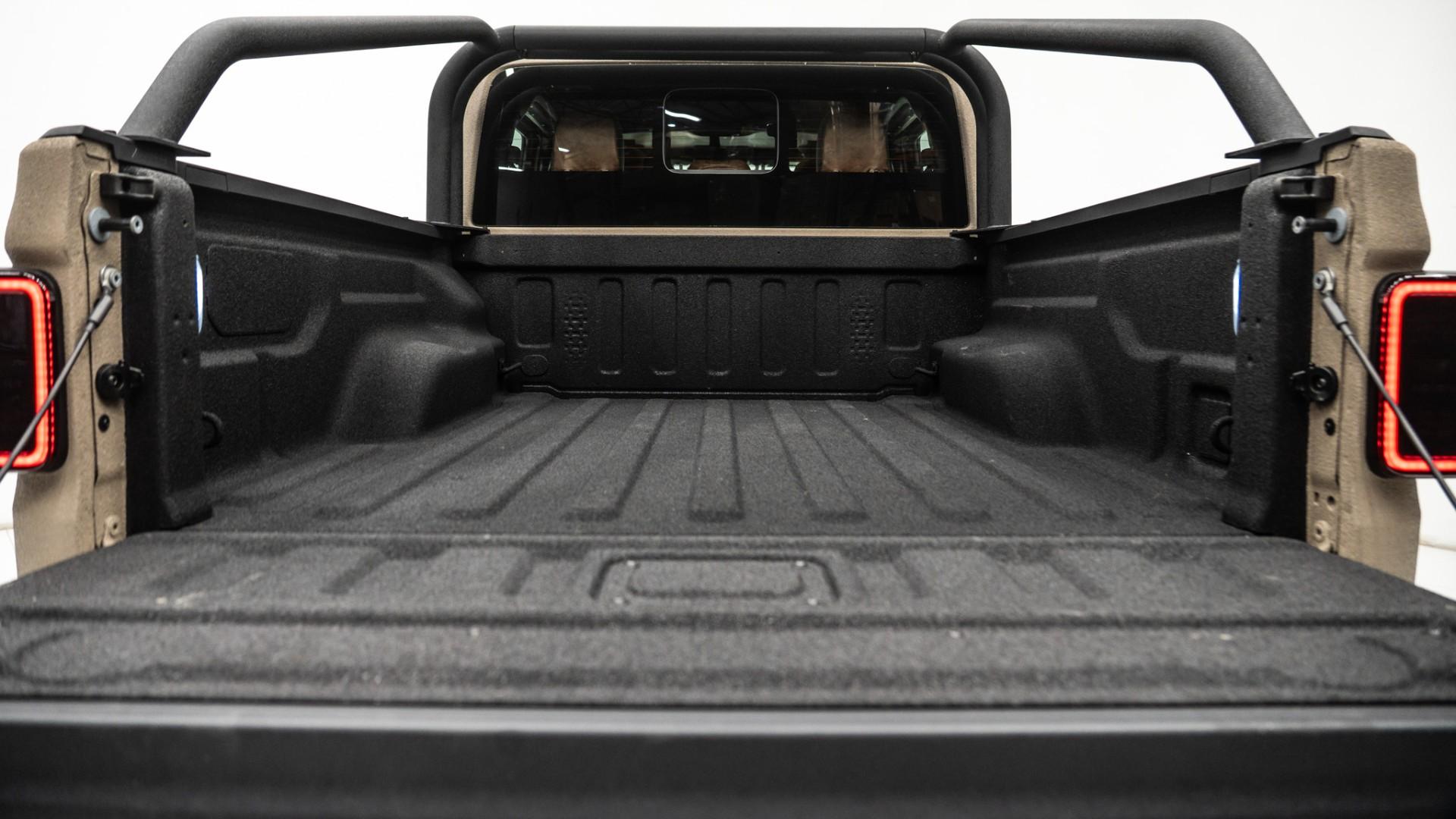 2025 JEEP GLADIATOR in Tan, photo 40 of 60