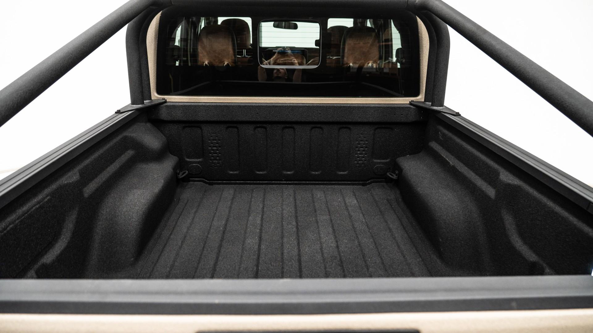 2025 JEEP GLADIATOR in Tan, photo 38 of 60