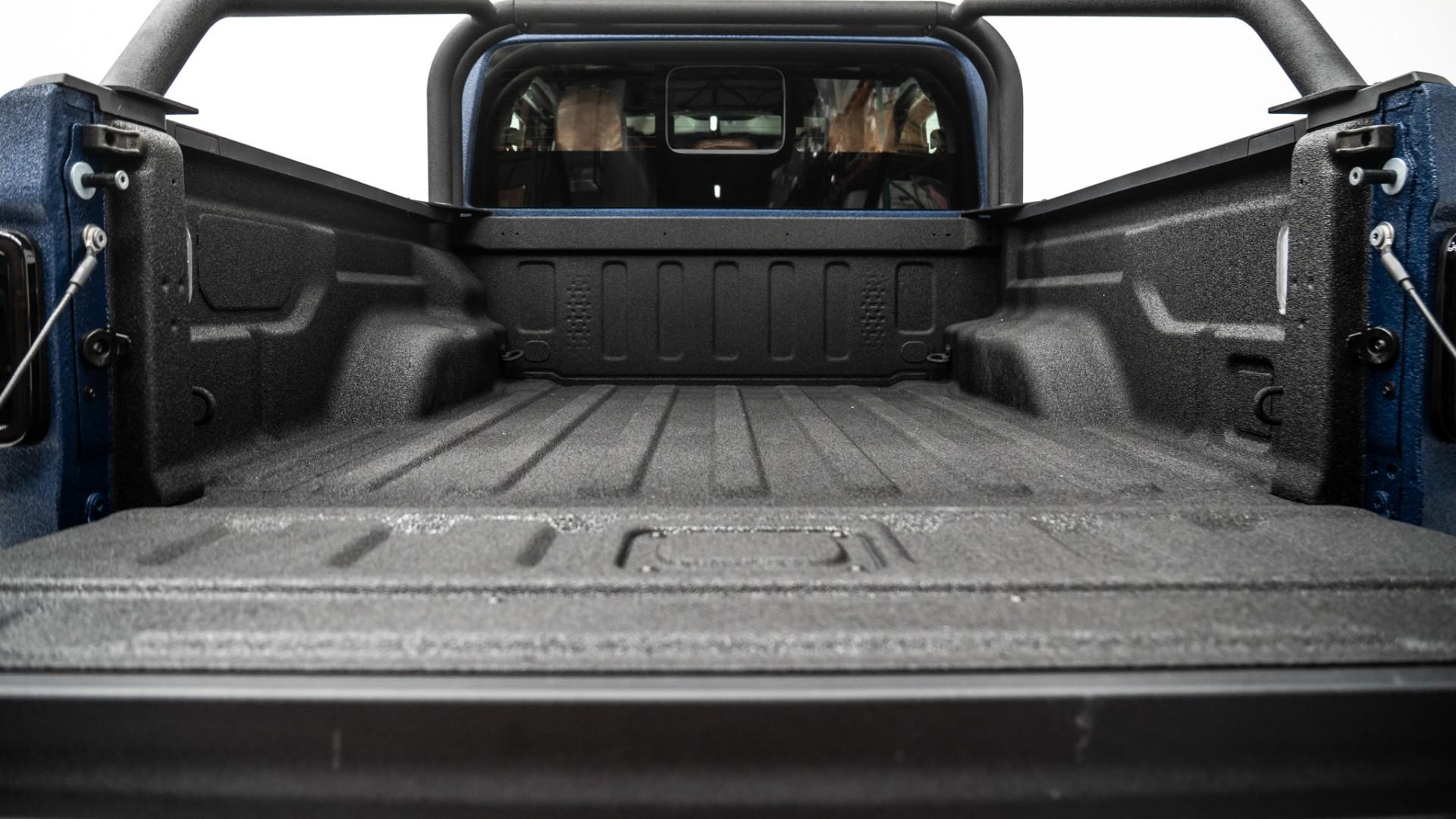 2025 JEEP GLADIATOR in Blue, photo 33 of 60