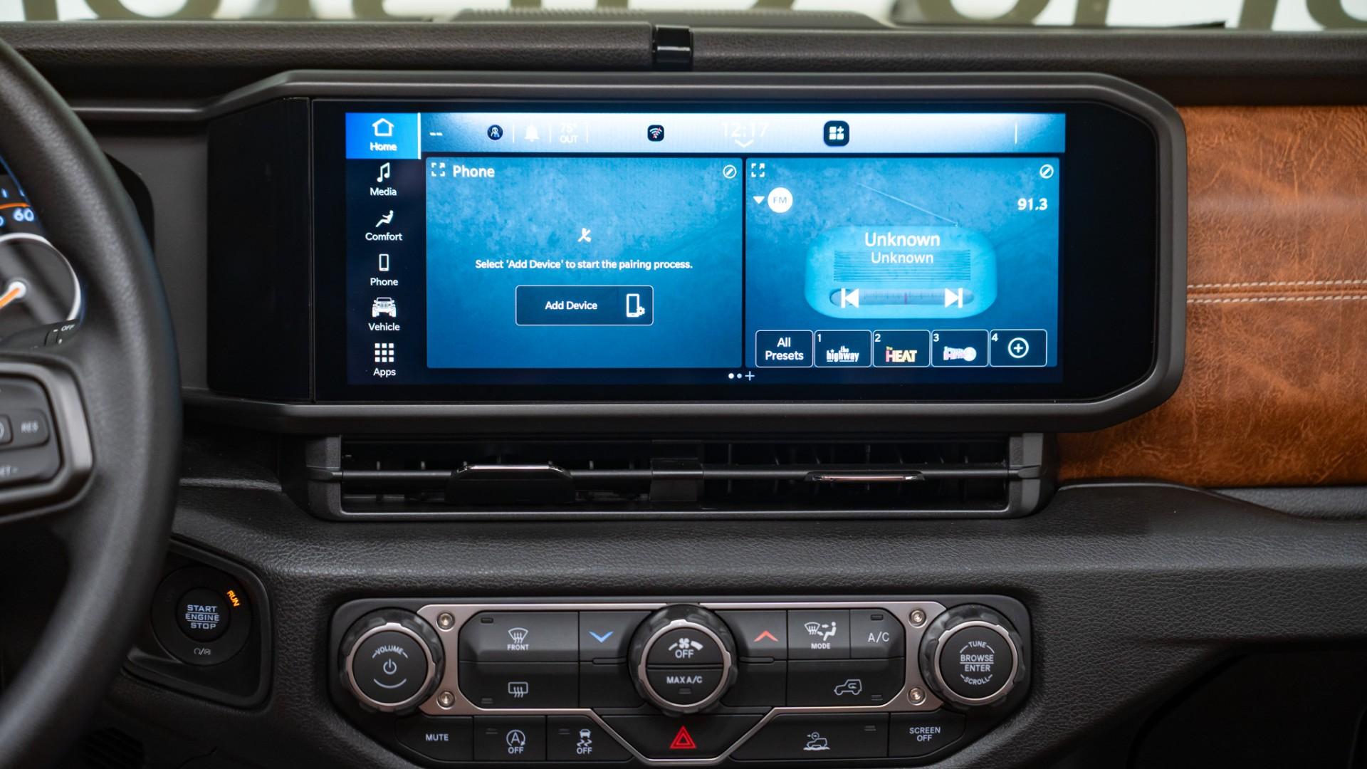 2025 JEEP GLADIATOR in Tan, photo 56 of 59