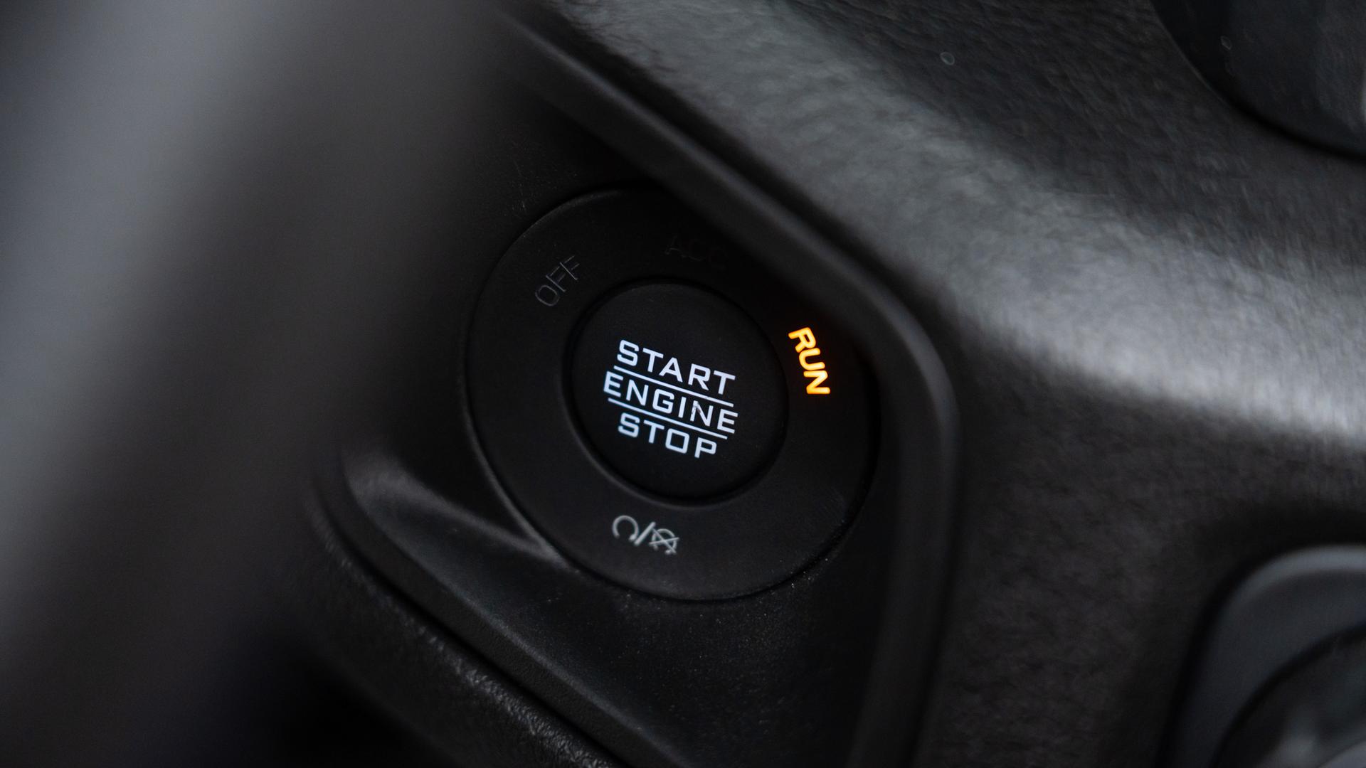 2025 JEEP GLADIATOR in Tan, photo 58 of 59