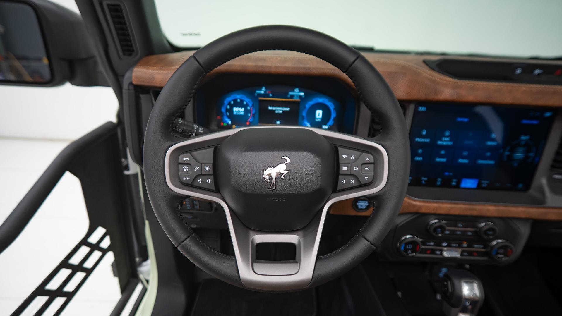 2025 FORD BRONCO in Green, photo 40 of 56