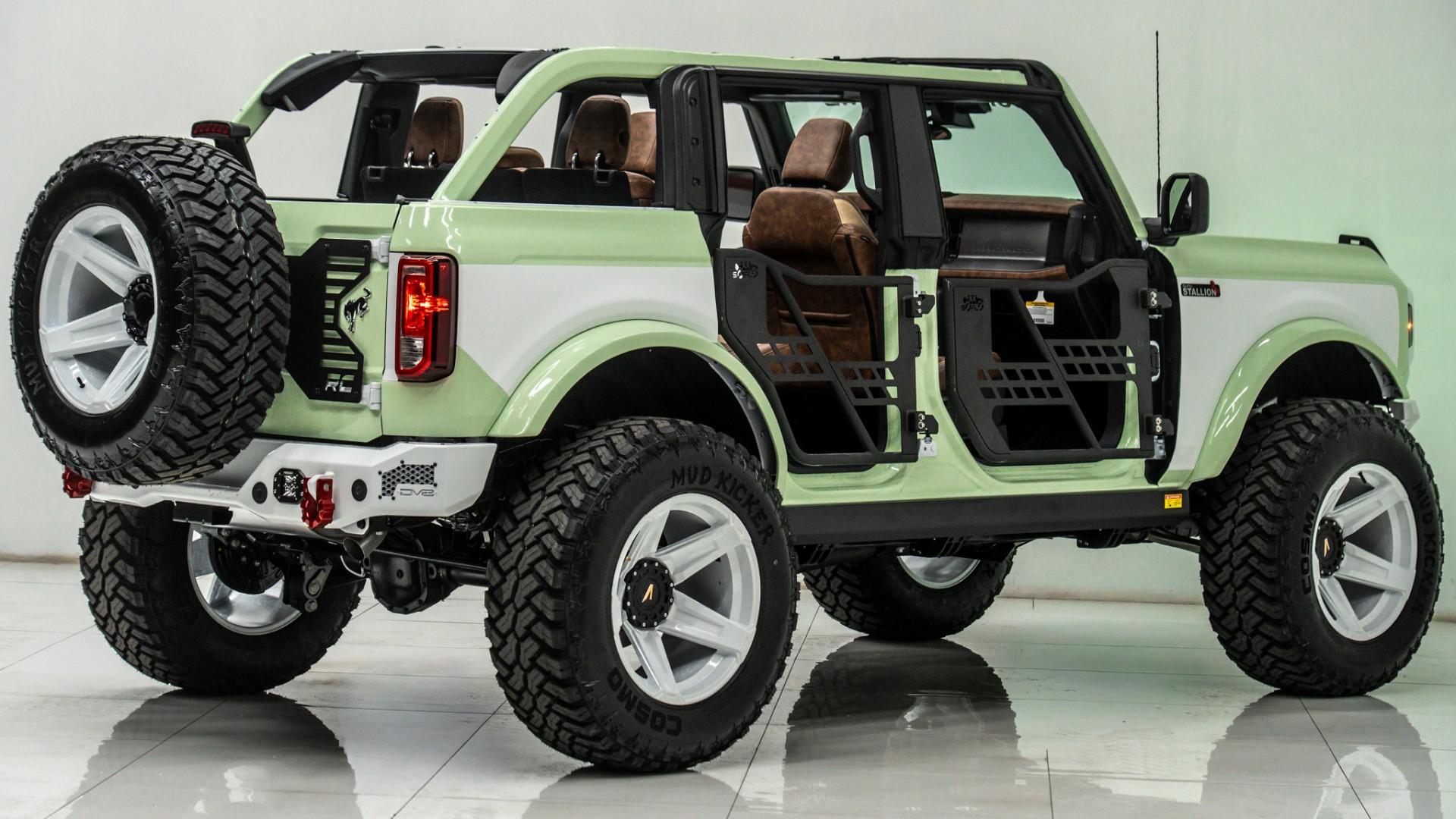 2025 FORD BRONCO in Green, photo 11 of 56