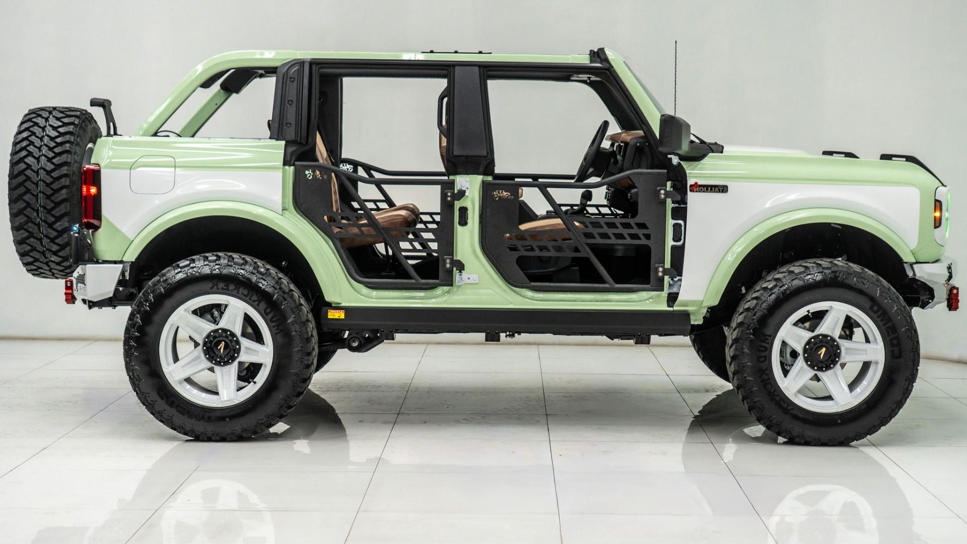 2025 FORD BRONCO in Green, photo 9 of 56