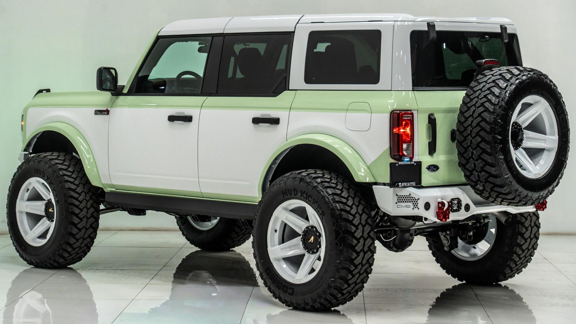 2025 FORD BRONCO in Green, photo 3 of 56