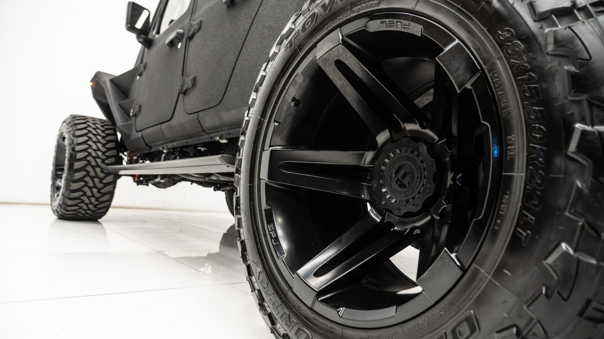 2024 JEEP GLADIATOR in Black, photo 32 of 60