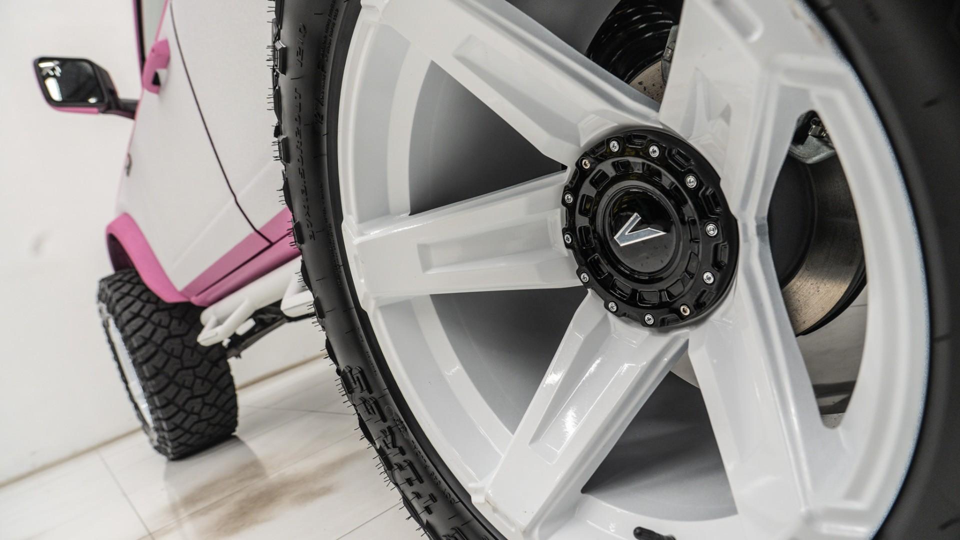 2025 FORD BRONCO in Pink, photo 20 of 55
