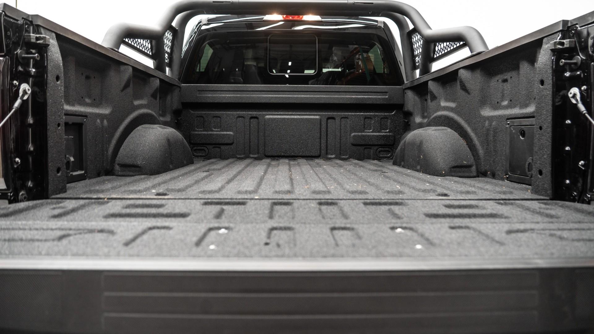 2025 FORD F-150 in Black, photo 28 of 60