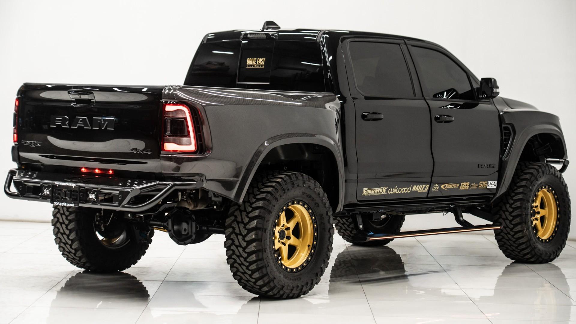 2024 RAM 1500 in Black, photo 30 of 60