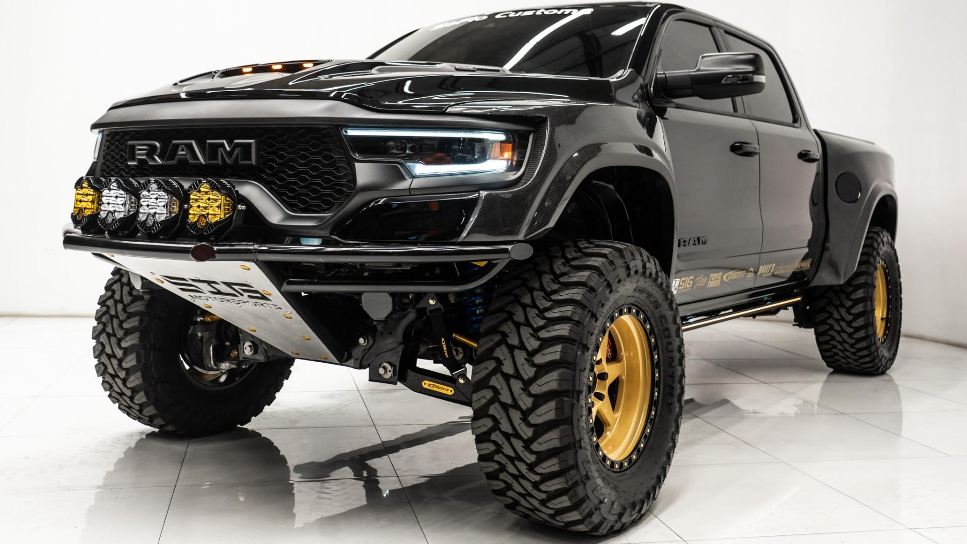 2024 RAM 1500 in Black, photo 7 of 60