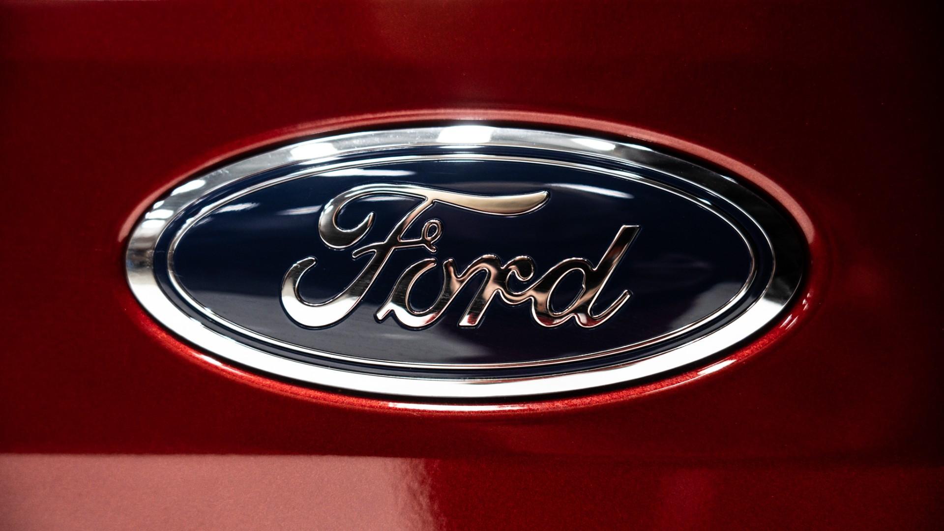 2025 FORD BRONCO in Red, photo 33 of 59
