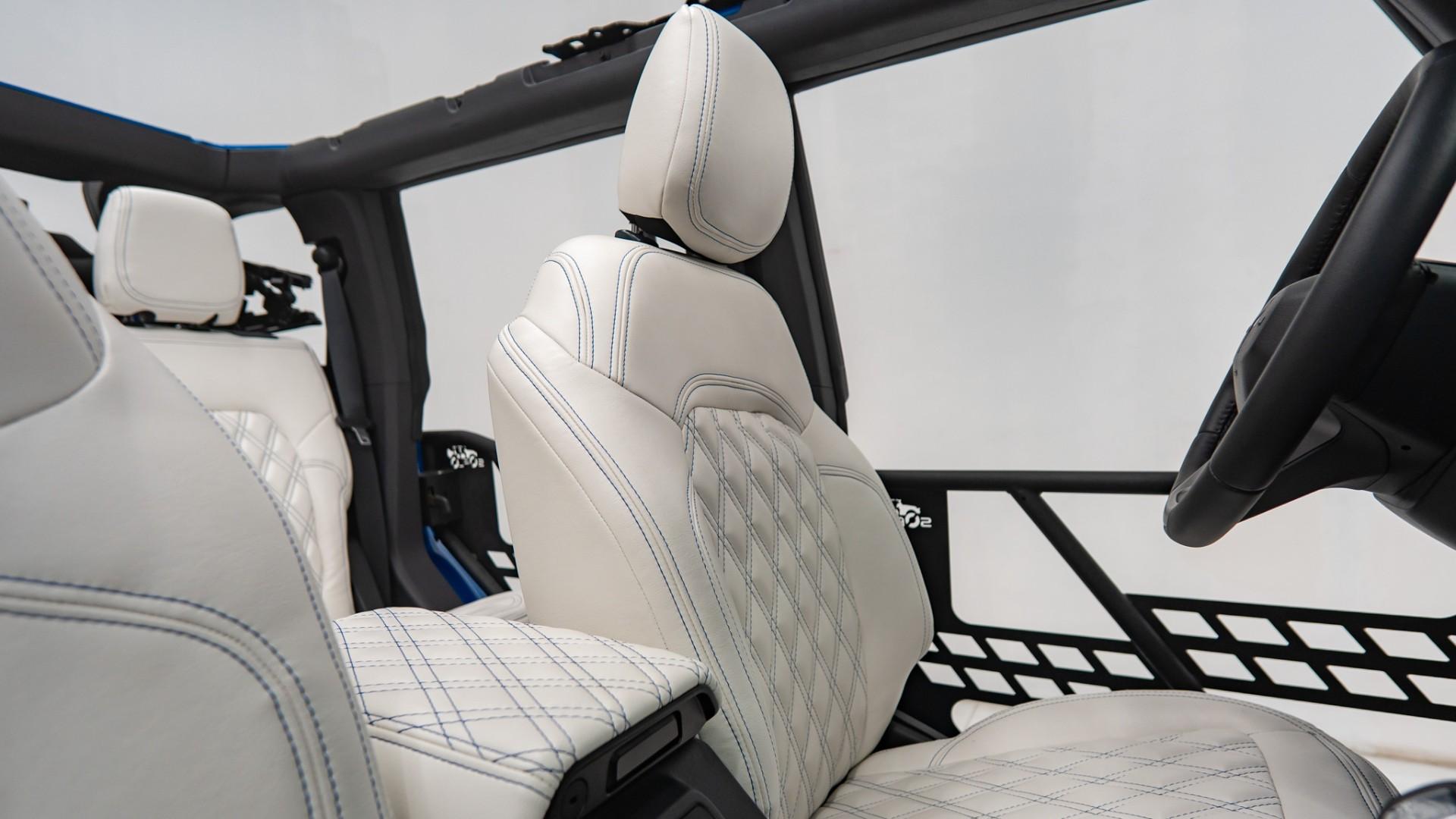 2023 FORD BRONCO in Blue, photo 3 of 47