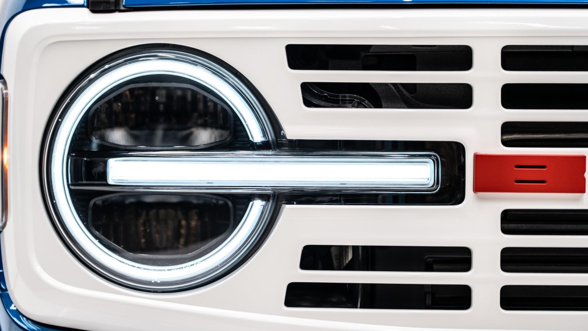 2023 FORD BRONCO in Blue, photo 11 of 47