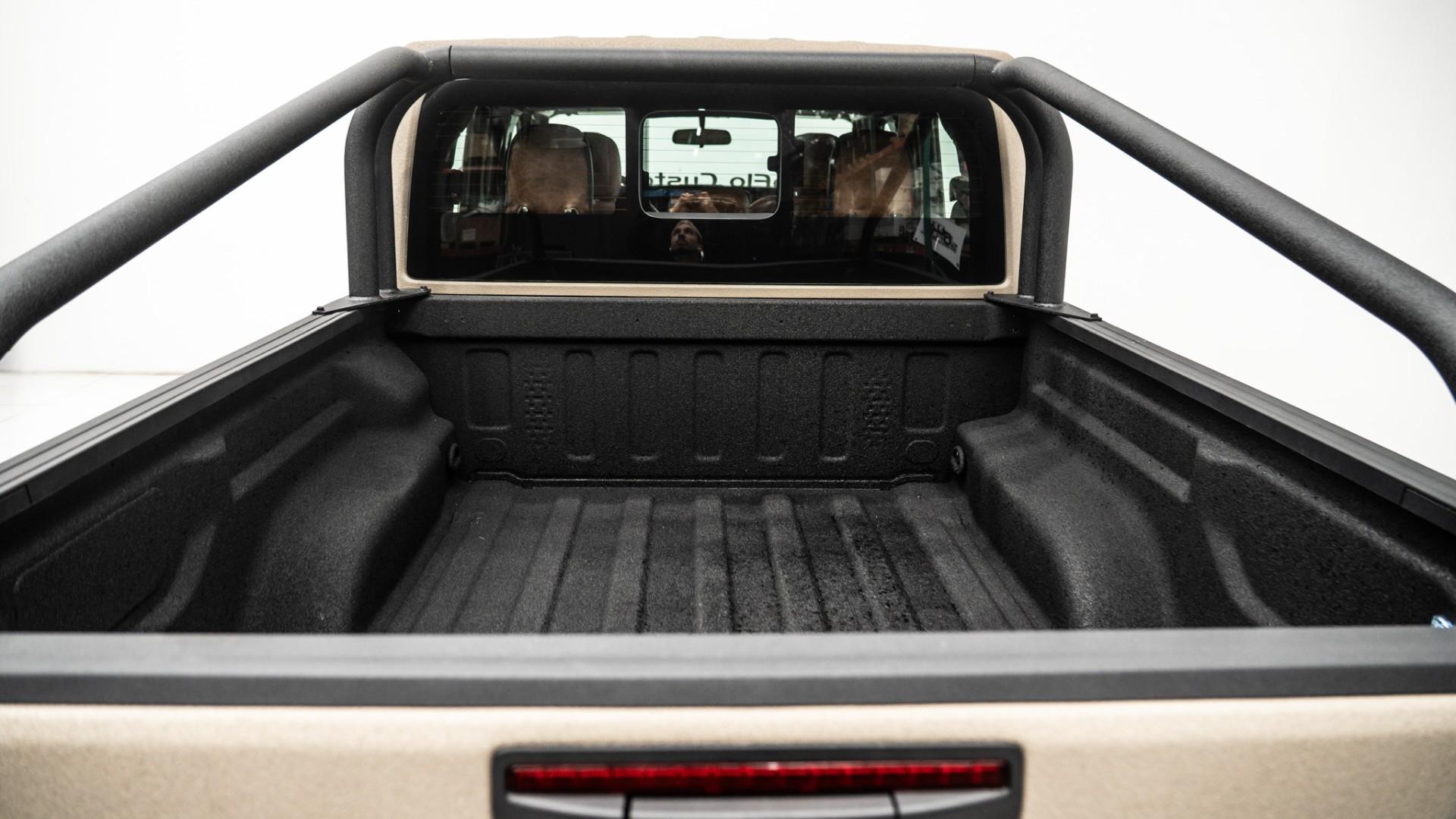 2025 JEEP GLADIATOR in Tan, photo 32 of 59