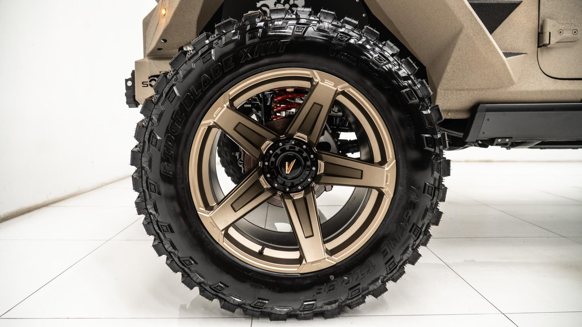 2025 JEEP GLADIATOR in Tan, photo 25 of 59