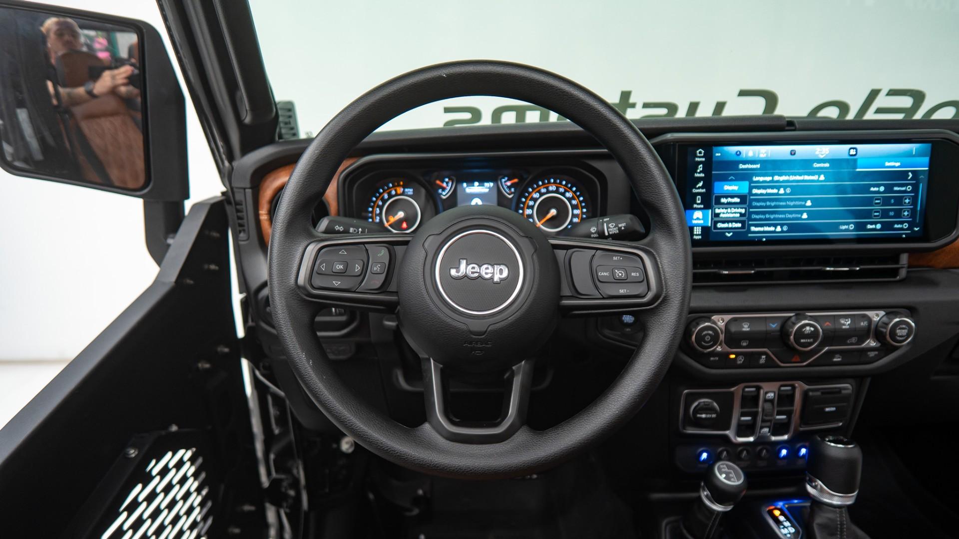 2025 JEEP GLADIATOR in Black, photo 40 of 60
