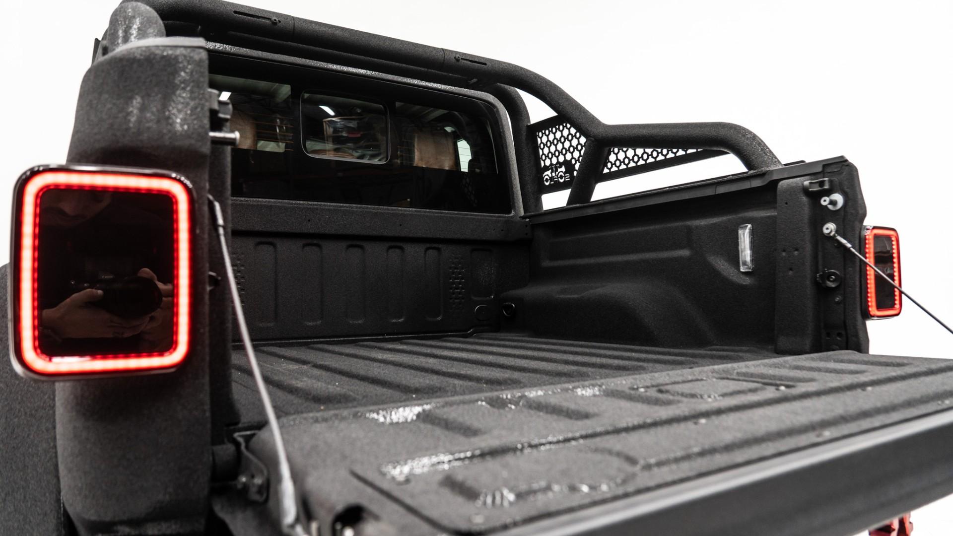 2025 JEEP GLADIATOR in Black, photo 34 of 60