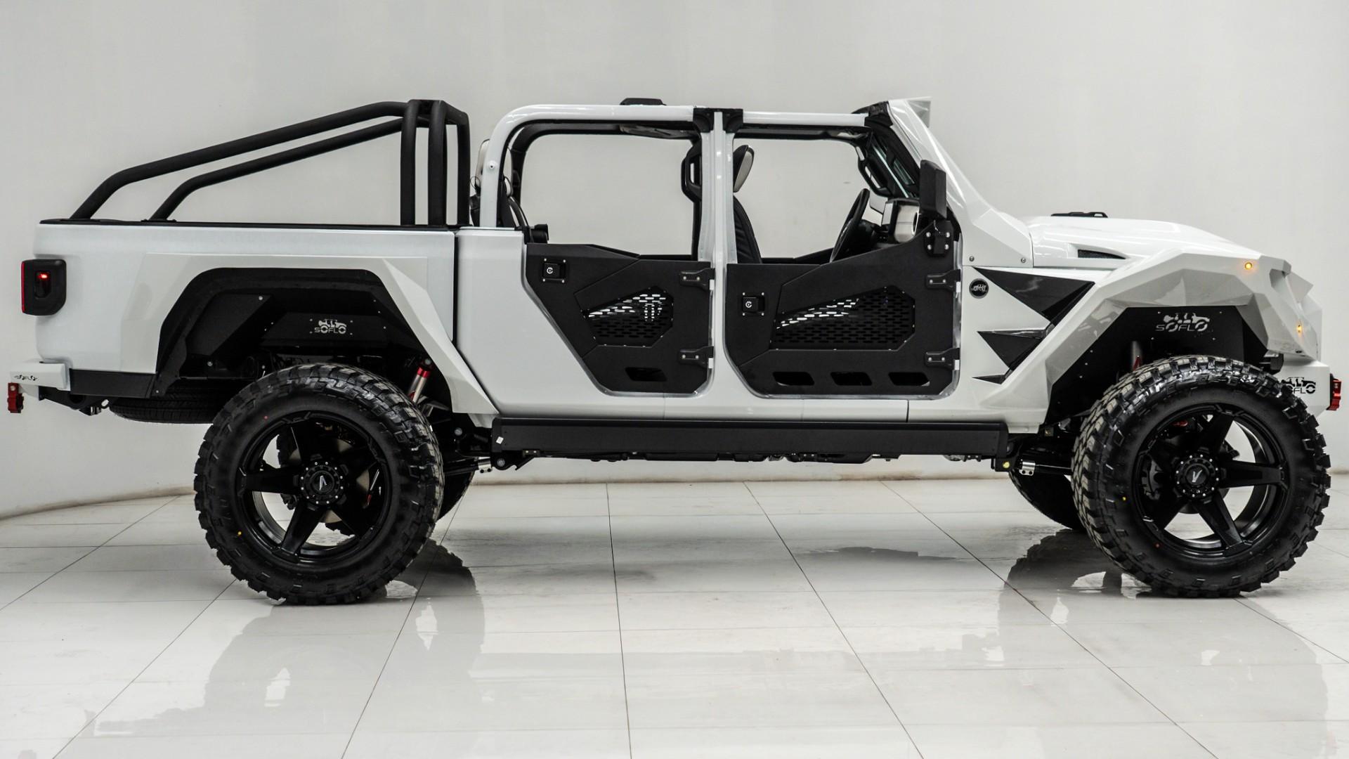 2025 JEEP GLADIATOR in White, photo 12 of 59