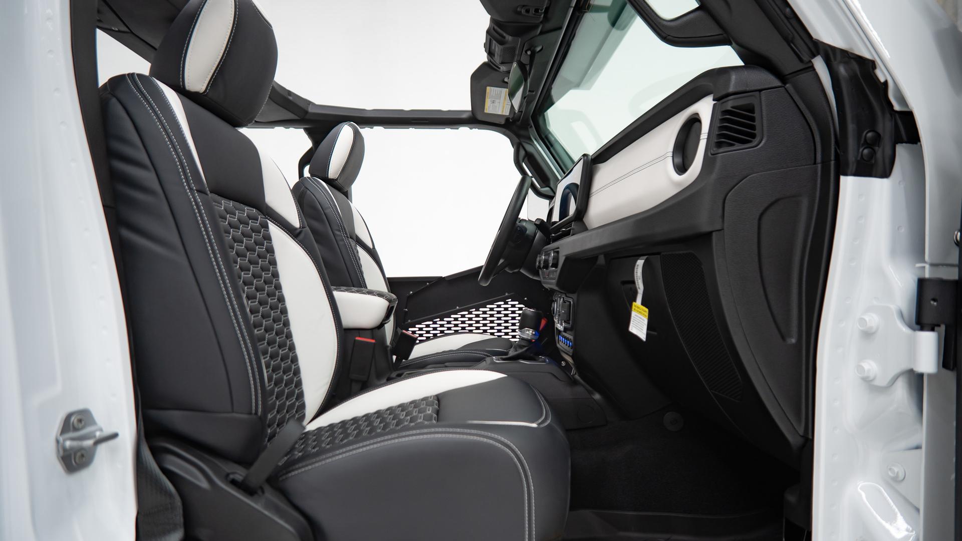 2025 JEEP GLADIATOR in White, photo 47 of 59