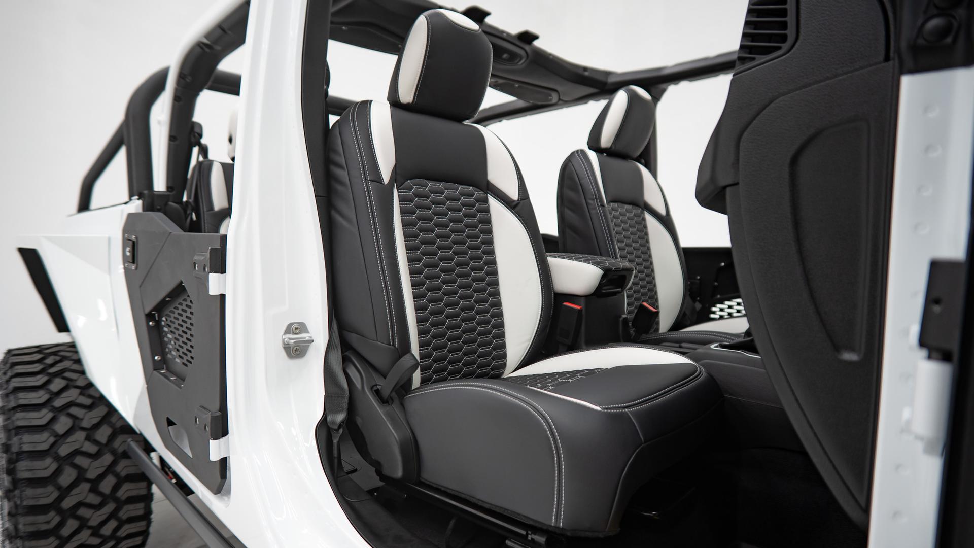 2025 JEEP GLADIATOR in White, photo 46 of 59