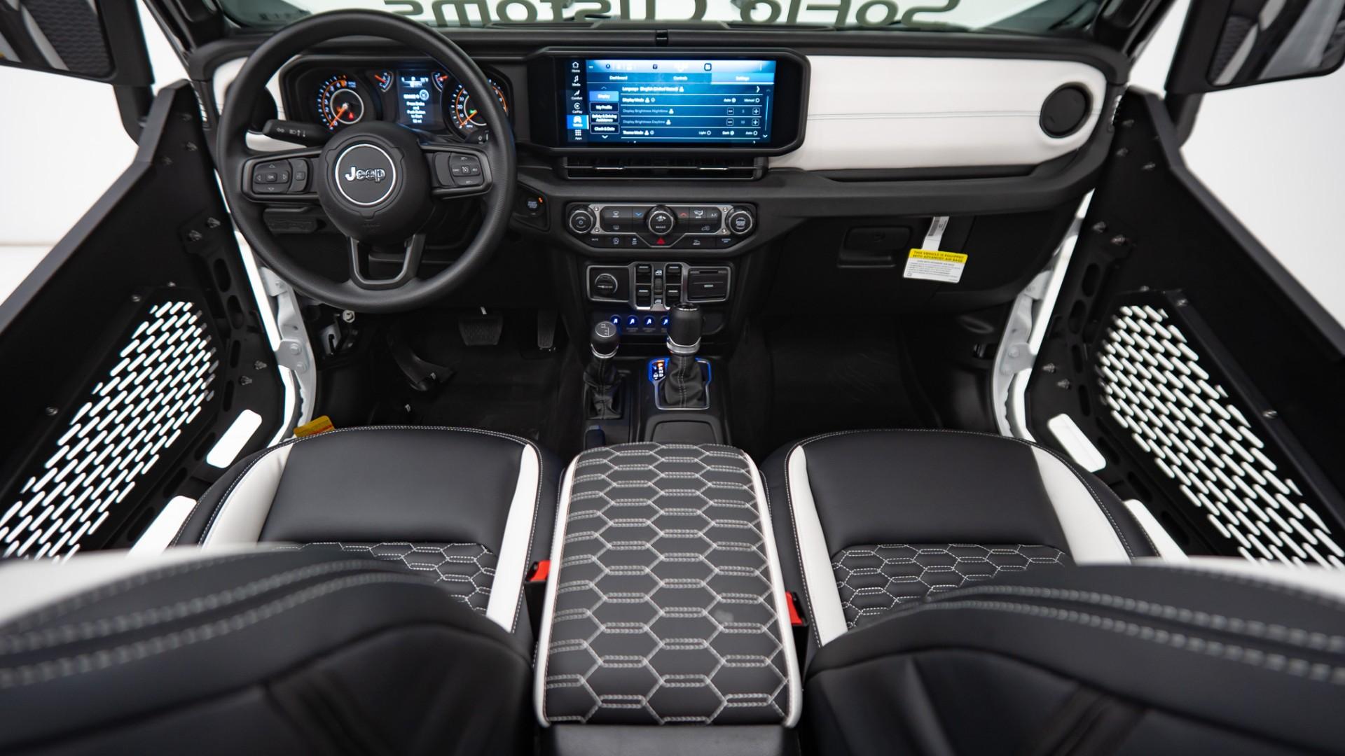 2025 JEEP GLADIATOR in White, photo 37 of 59