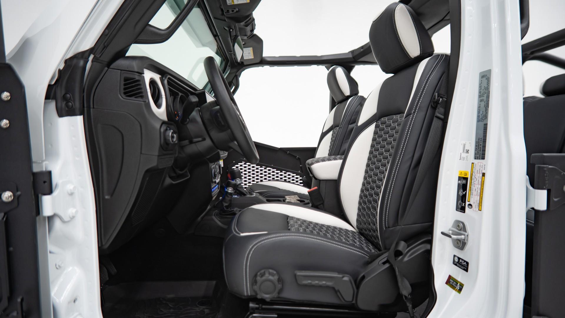 2025 JEEP GLADIATOR in White, photo 42 of 59