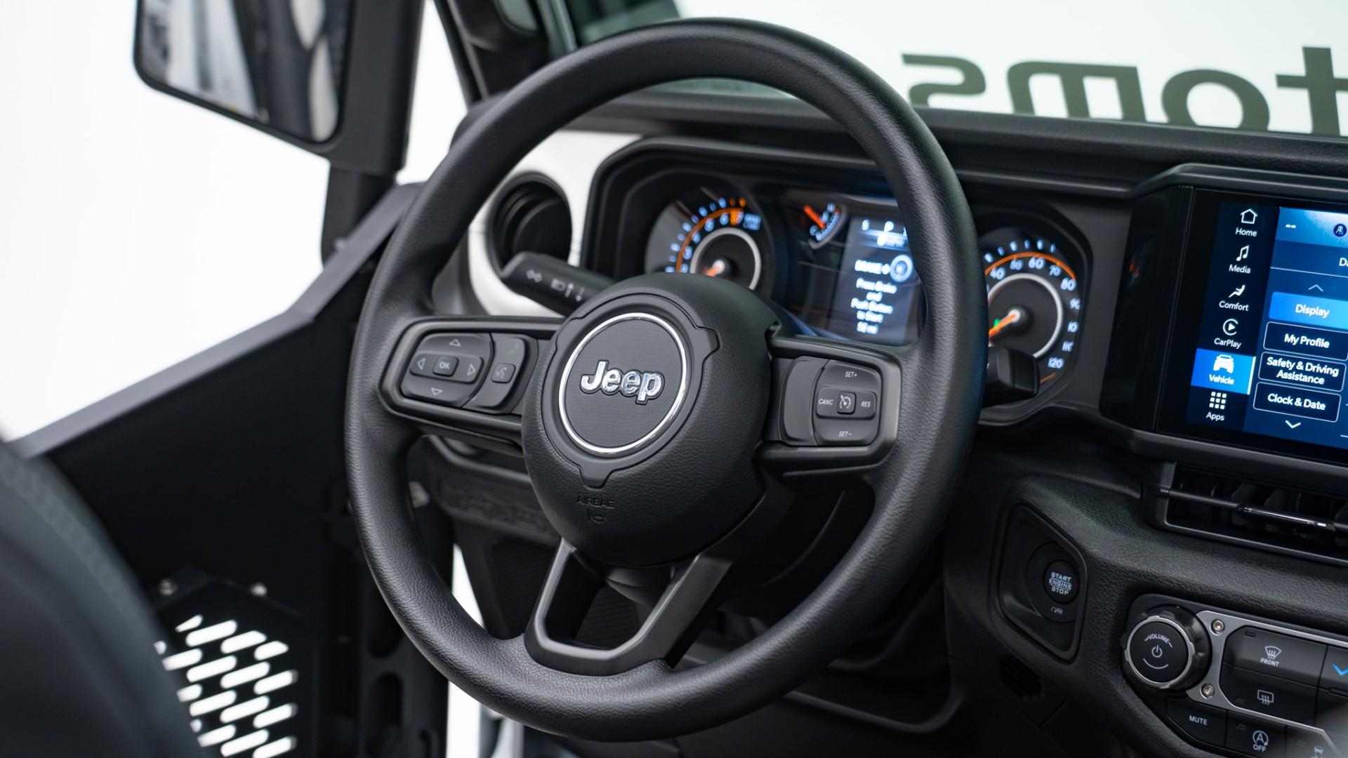 2025 JEEP GLADIATOR in White, photo 39 of 59