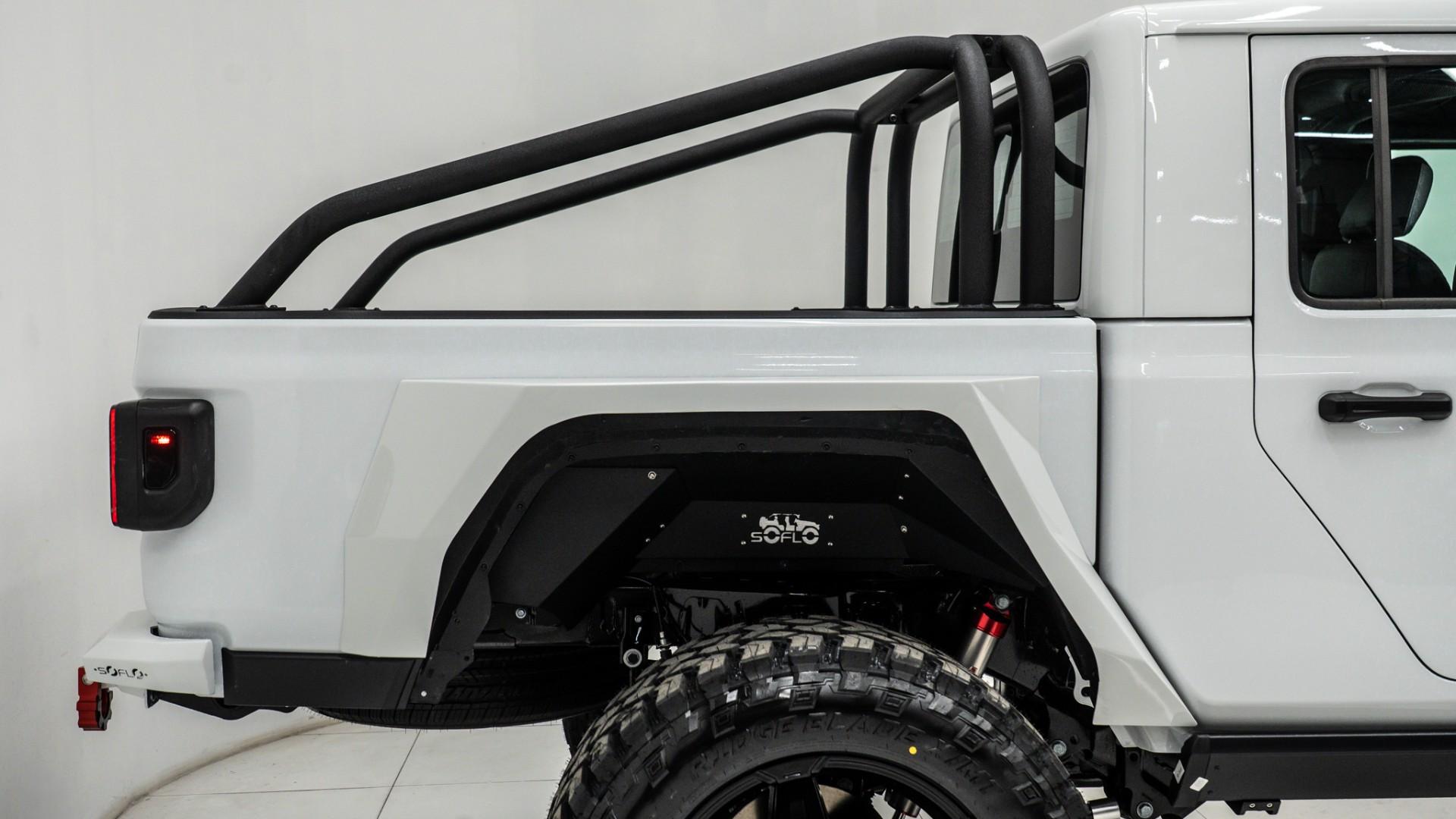 2025 JEEP GLADIATOR in White, photo 5 of 59