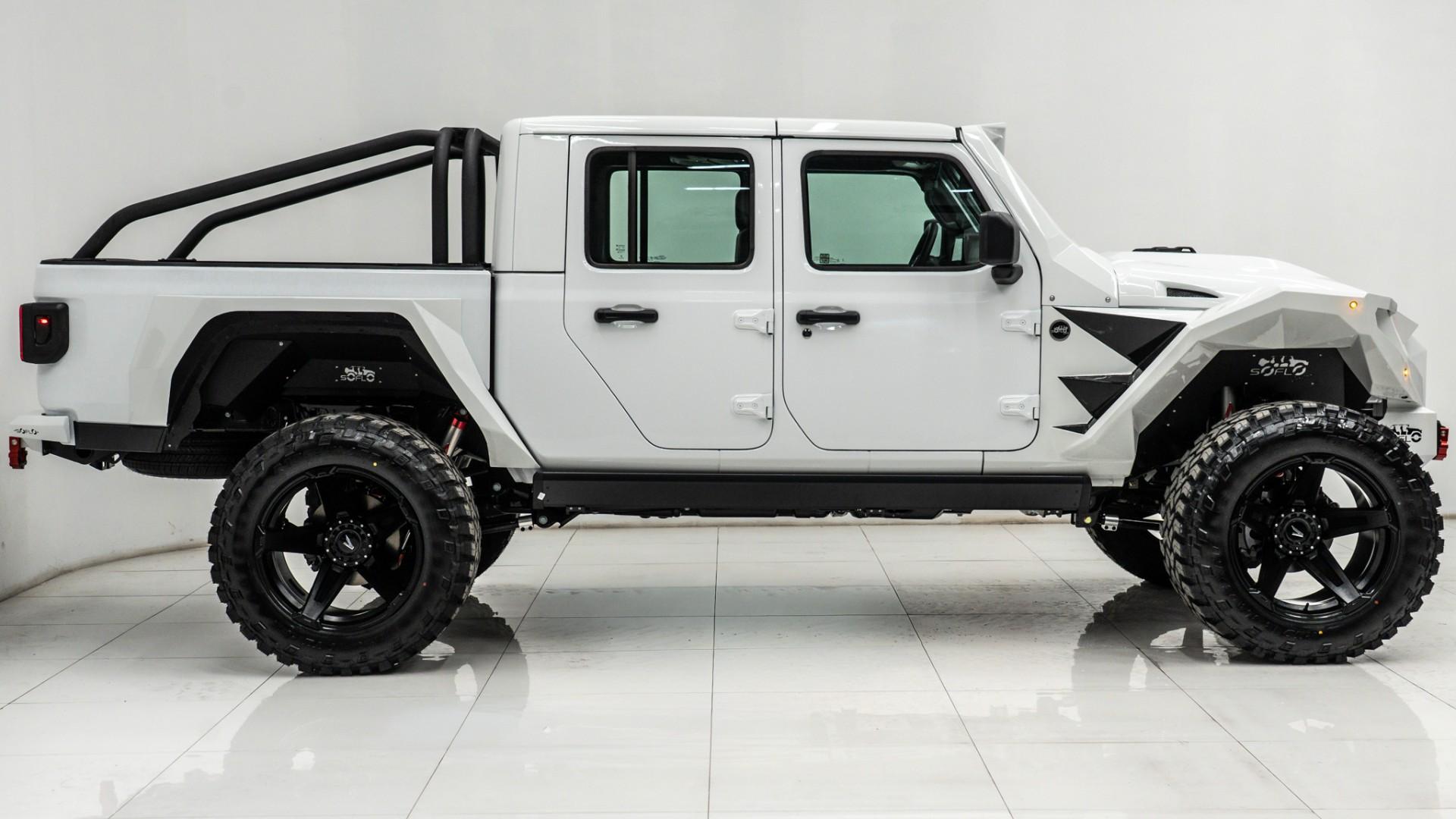 2025 JEEP GLADIATOR in White, photo 4 of 59