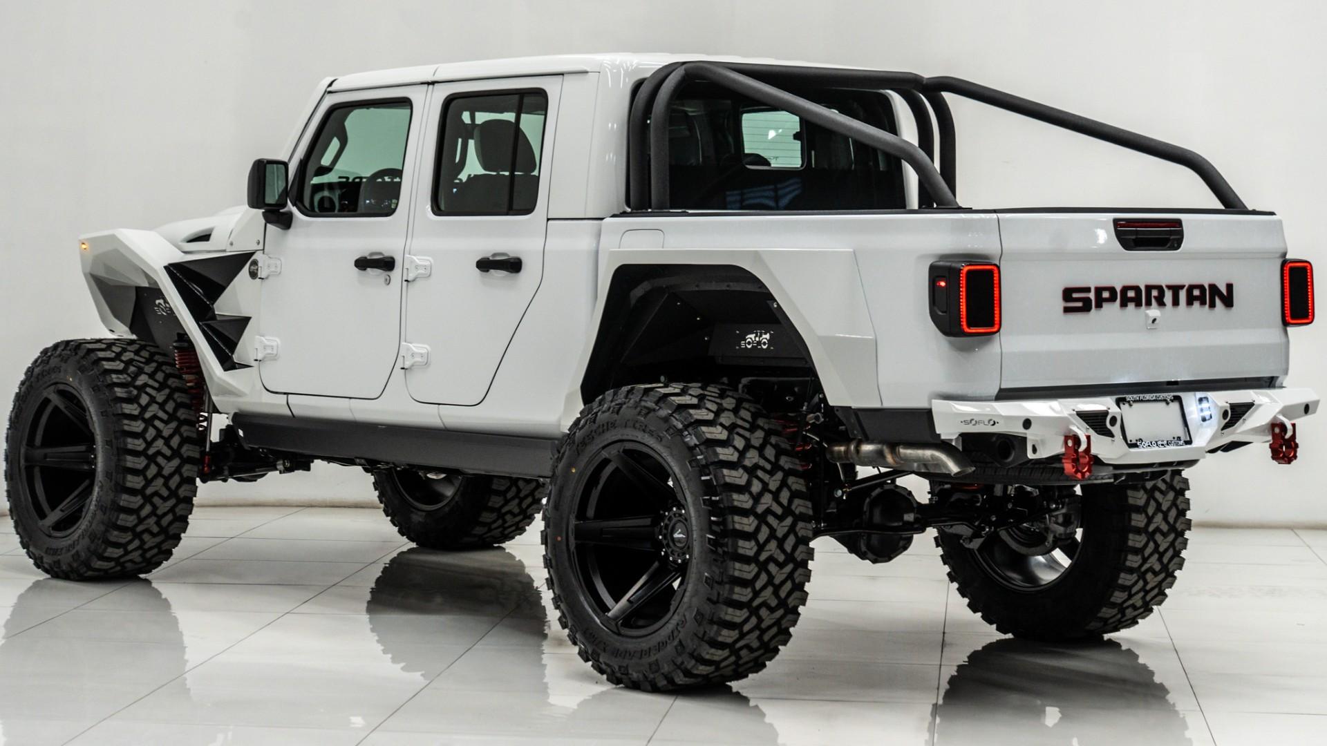 2025 JEEP GLADIATOR in White, photo 3 of 59