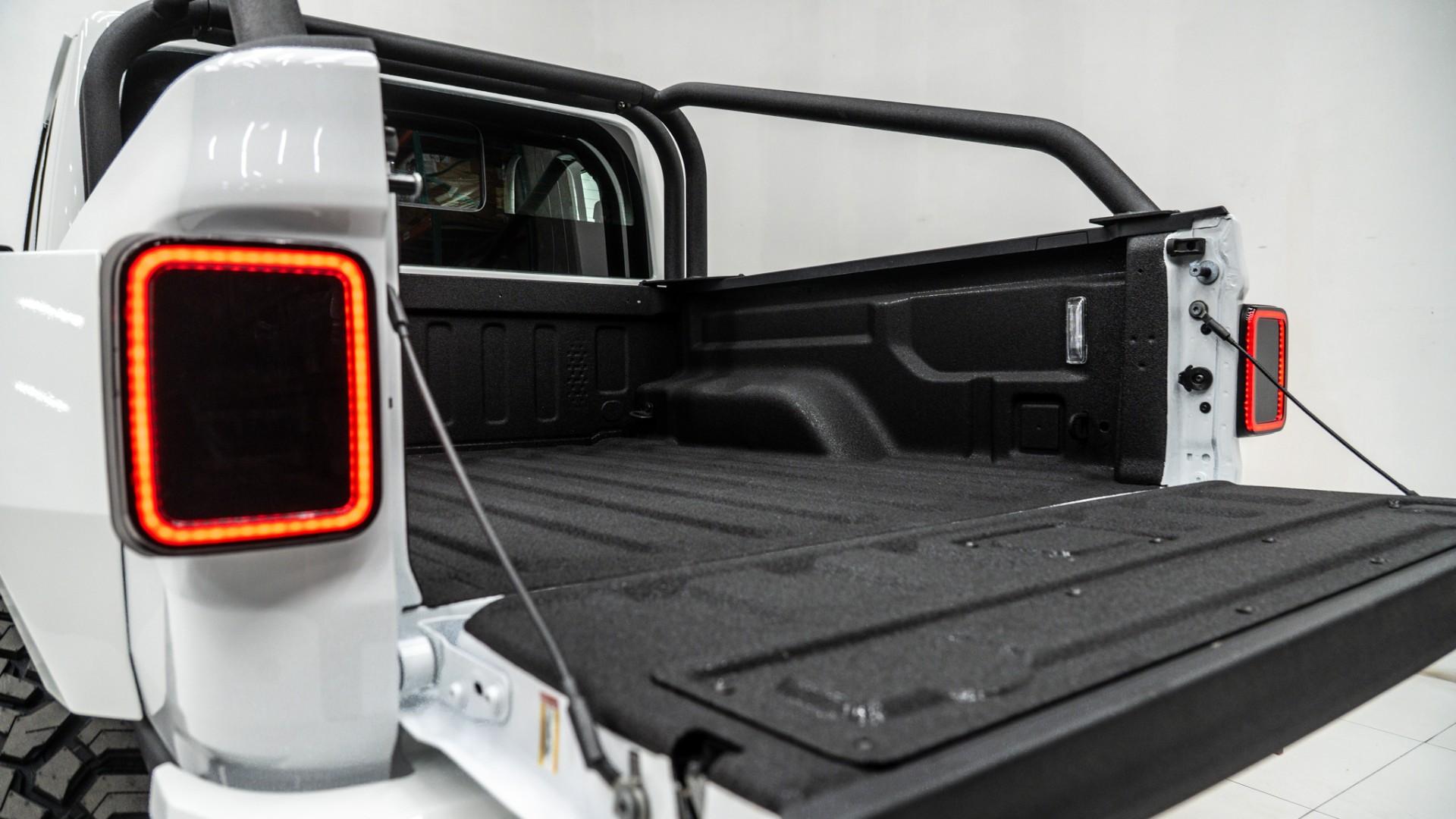 2025 JEEP GLADIATOR in White, photo 31 of 59