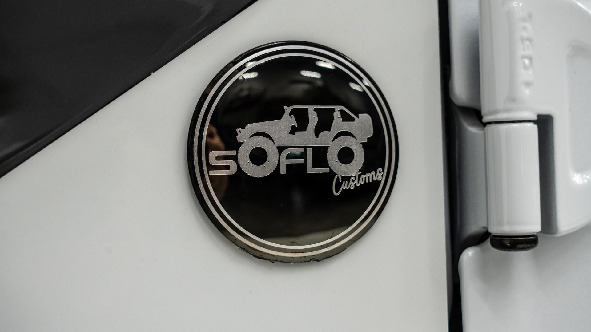 2025 JEEP GLADIATOR in White, photo 24 of 59