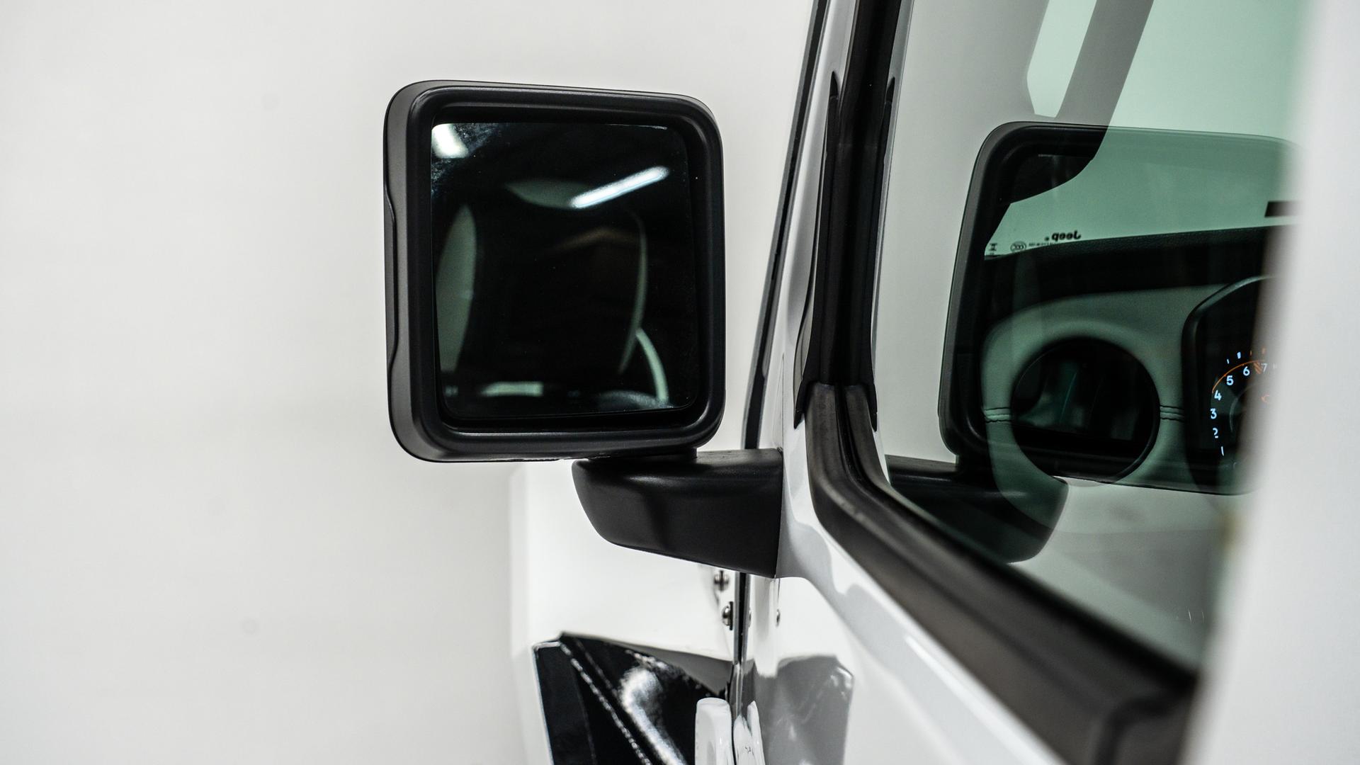 2025 JEEP GLADIATOR in White, photo 27 of 59