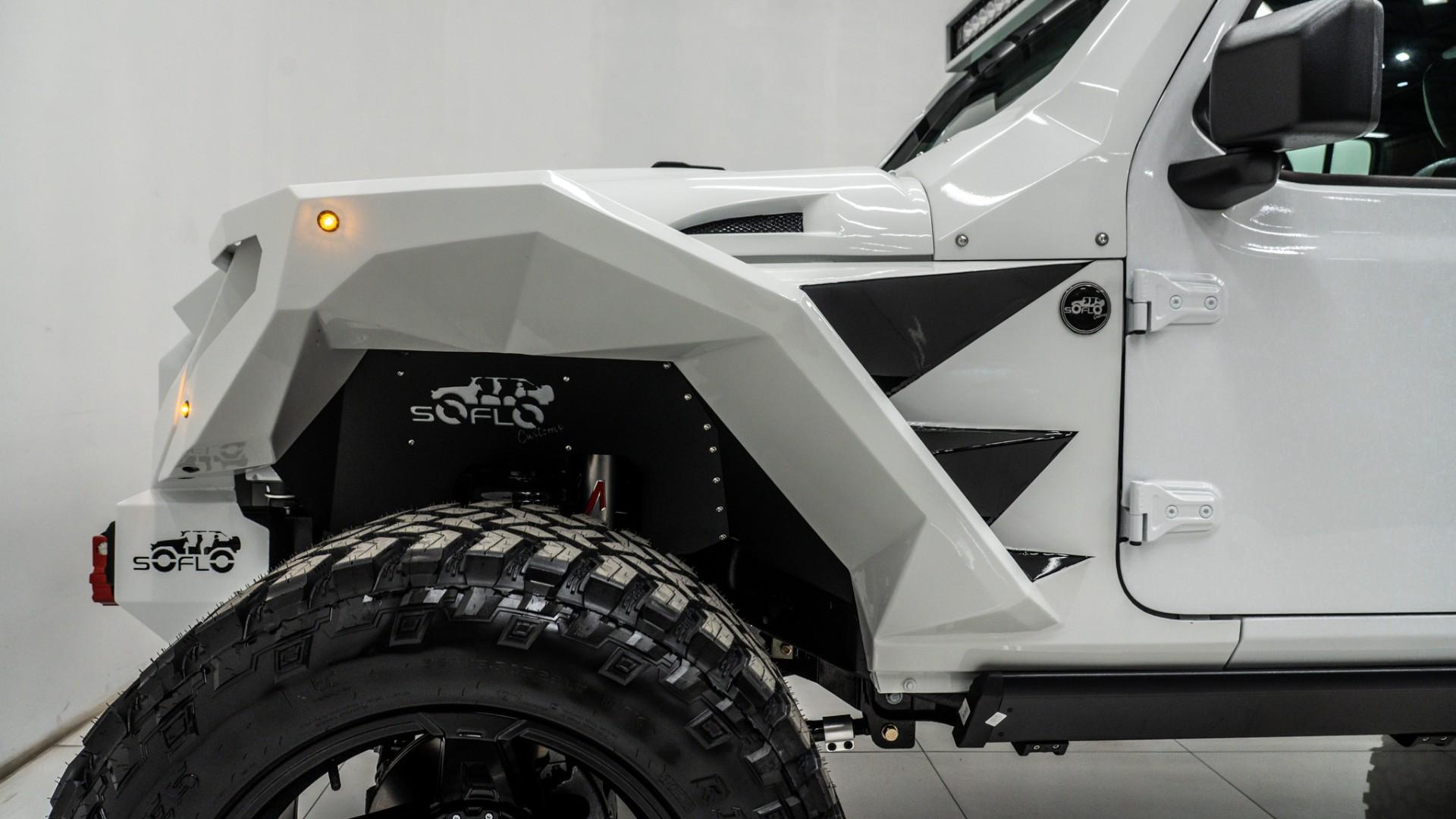 2025 JEEP GLADIATOR in White, photo 23 of 59