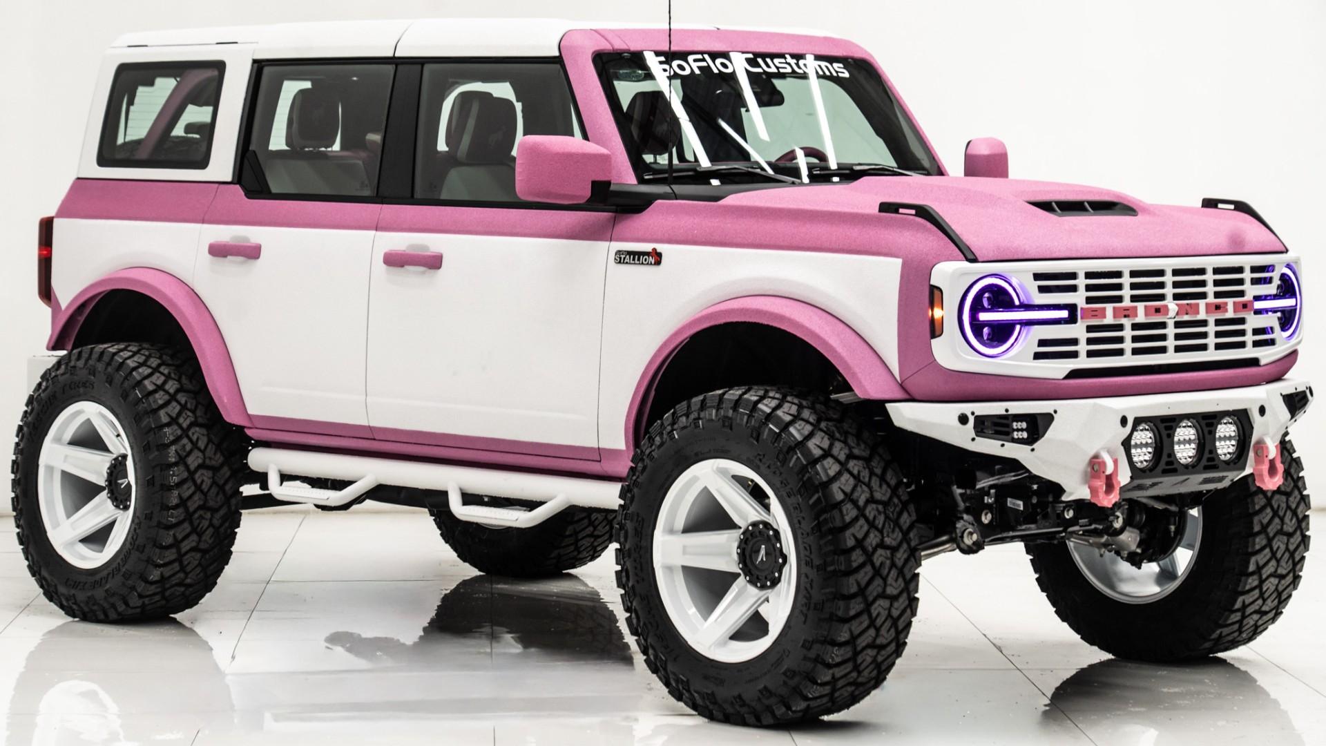 2025 FORD BRONCO in Pink, photo 4 of 52