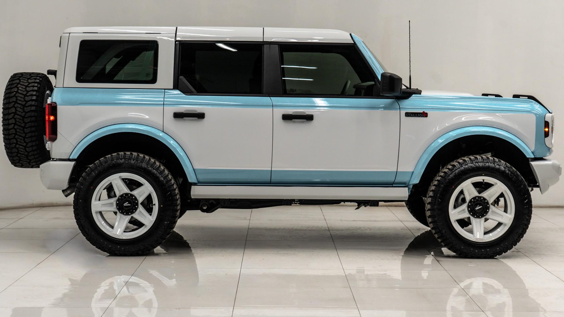 2025 FORD BRONCO in Blue, photo 4 of 55