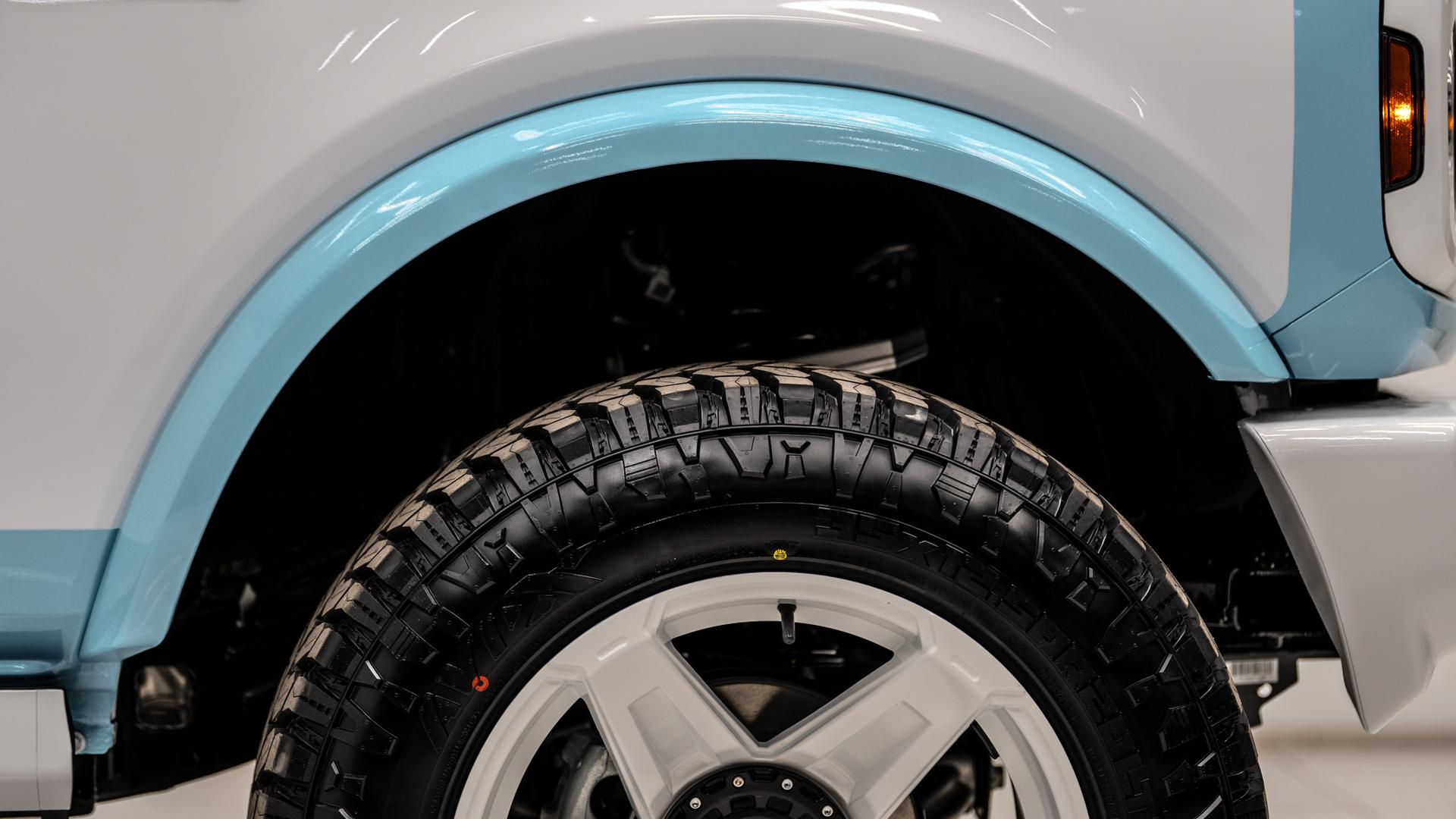 2025 FORD BRONCO in Blue, photo 6 of 55
