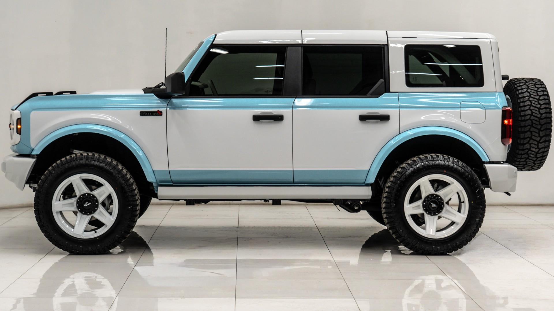 2025 FORD BRONCO in Blue, photo 23 of 55