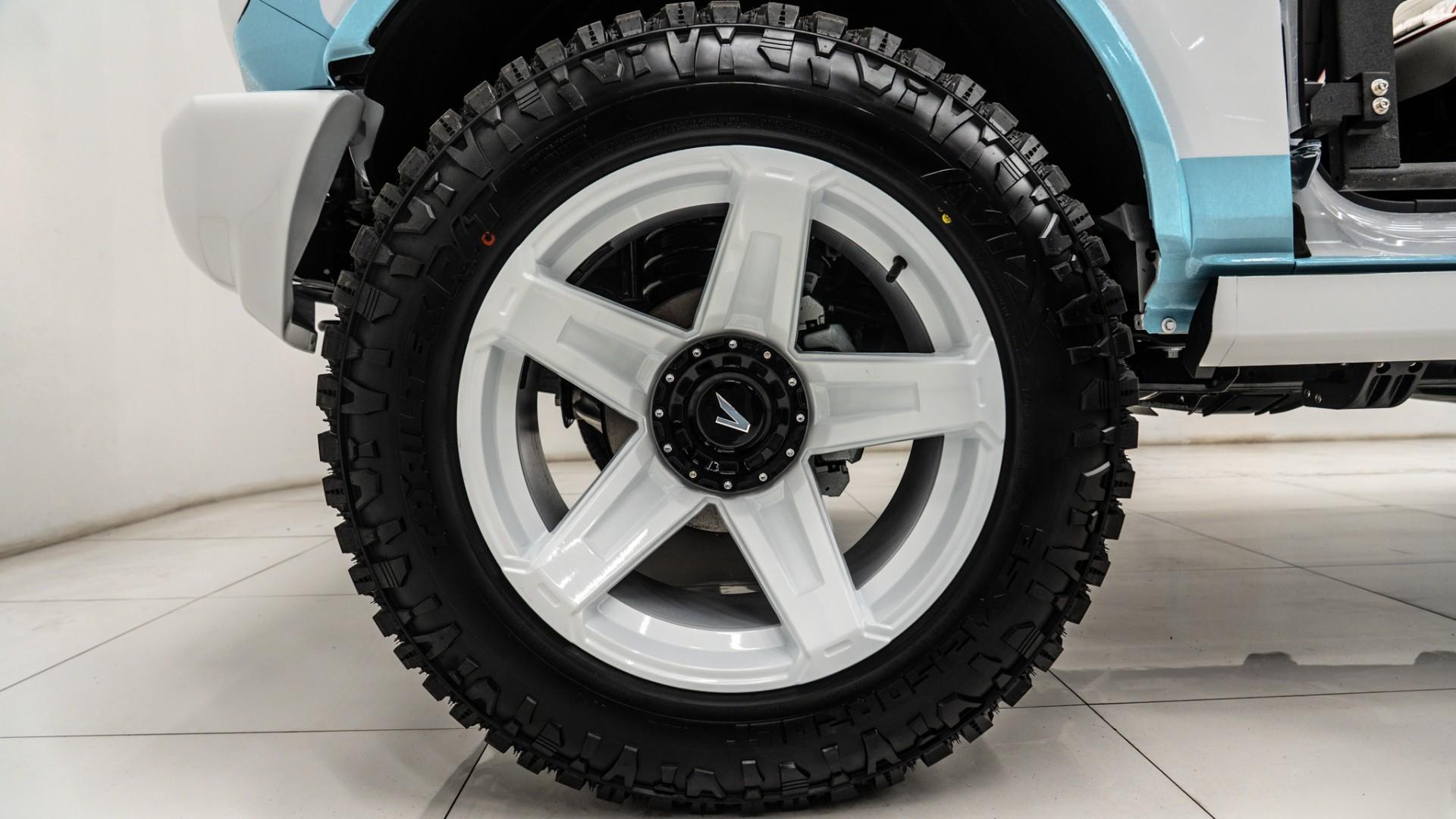 2025 FORD BRONCO in Blue, photo 16 of 55