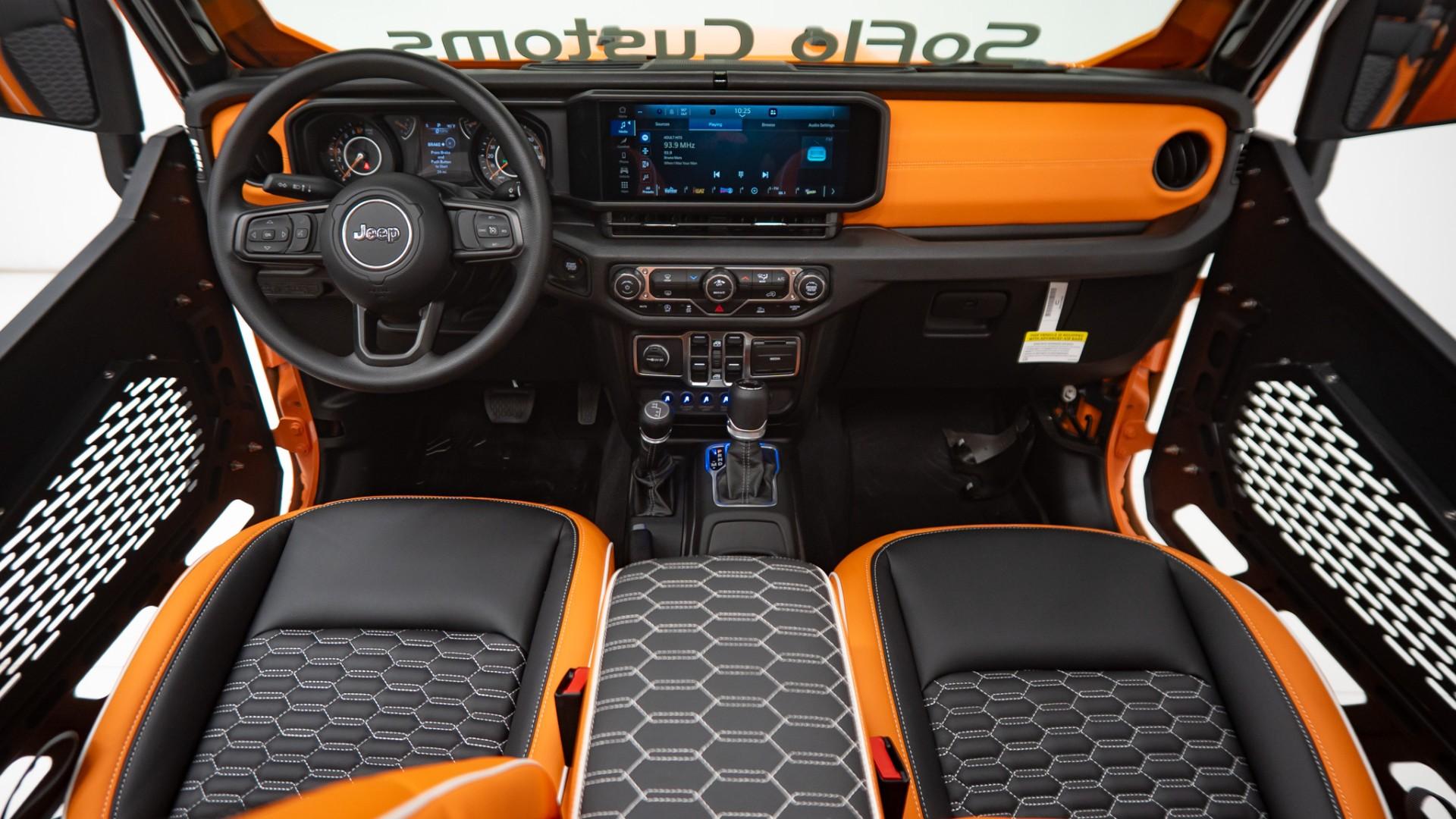 2025 JEEP GLADIATOR in Orange, photo 38 of 58