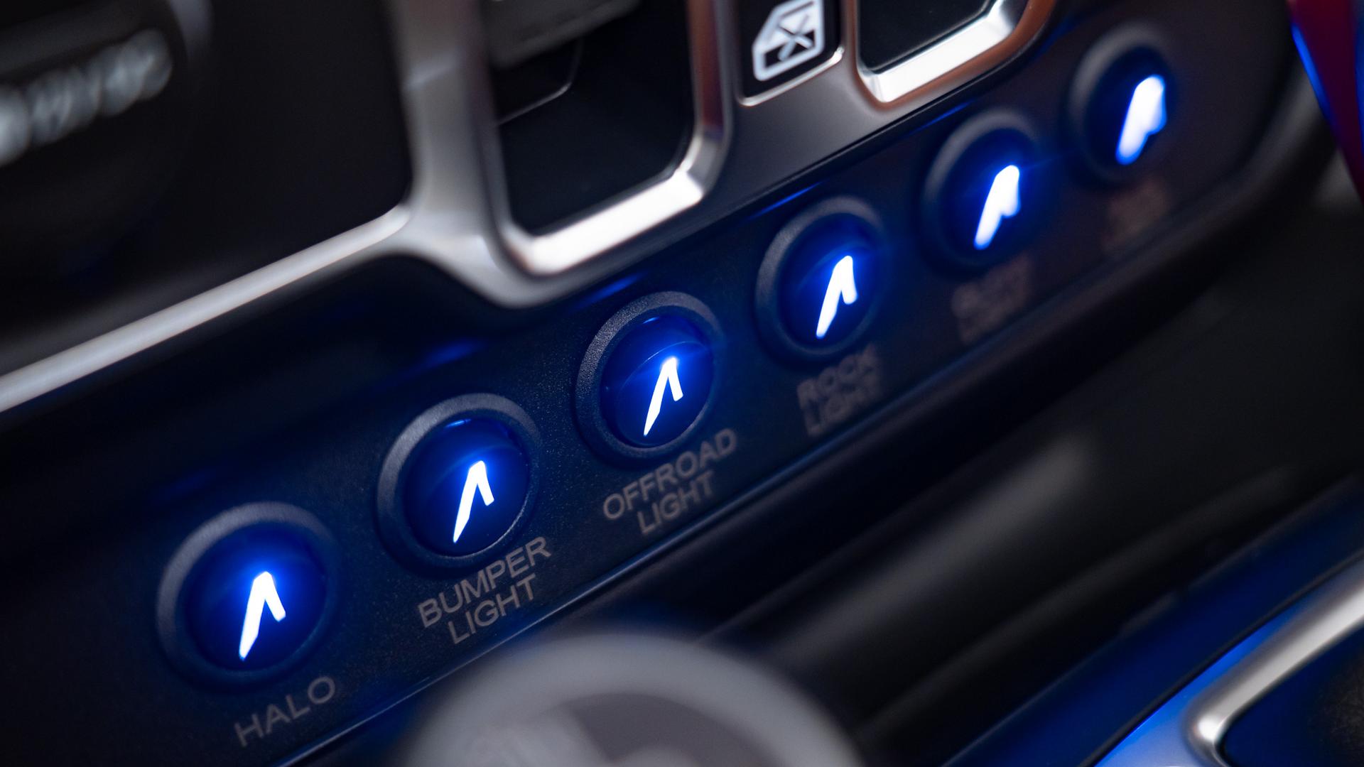 2025 JEEP GLADIATOR in Orange, photo 53 of 58