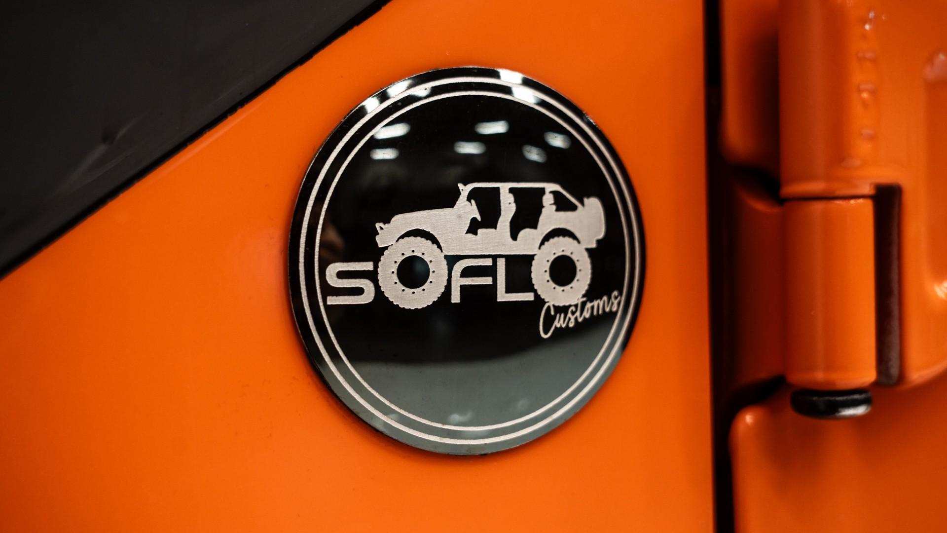 2025 JEEP GLADIATOR in Orange, photo 26 of 58